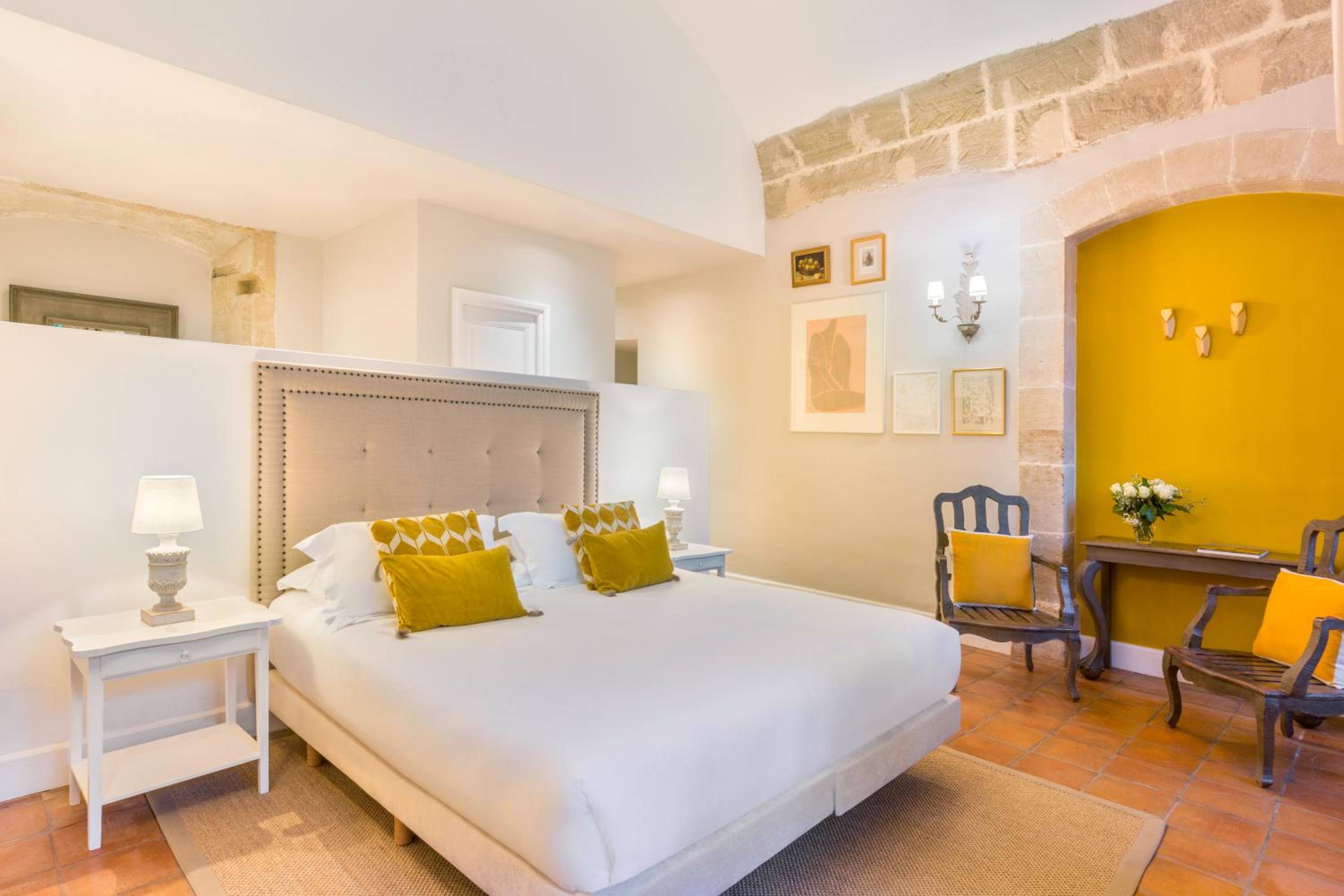 Junior King Suite - Garden Side - Photo 4