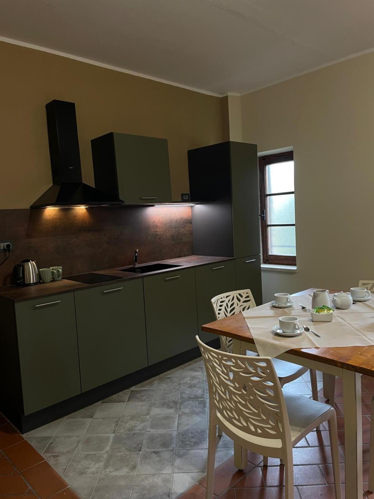 Two-Bedroom Apartment with View photo 2
