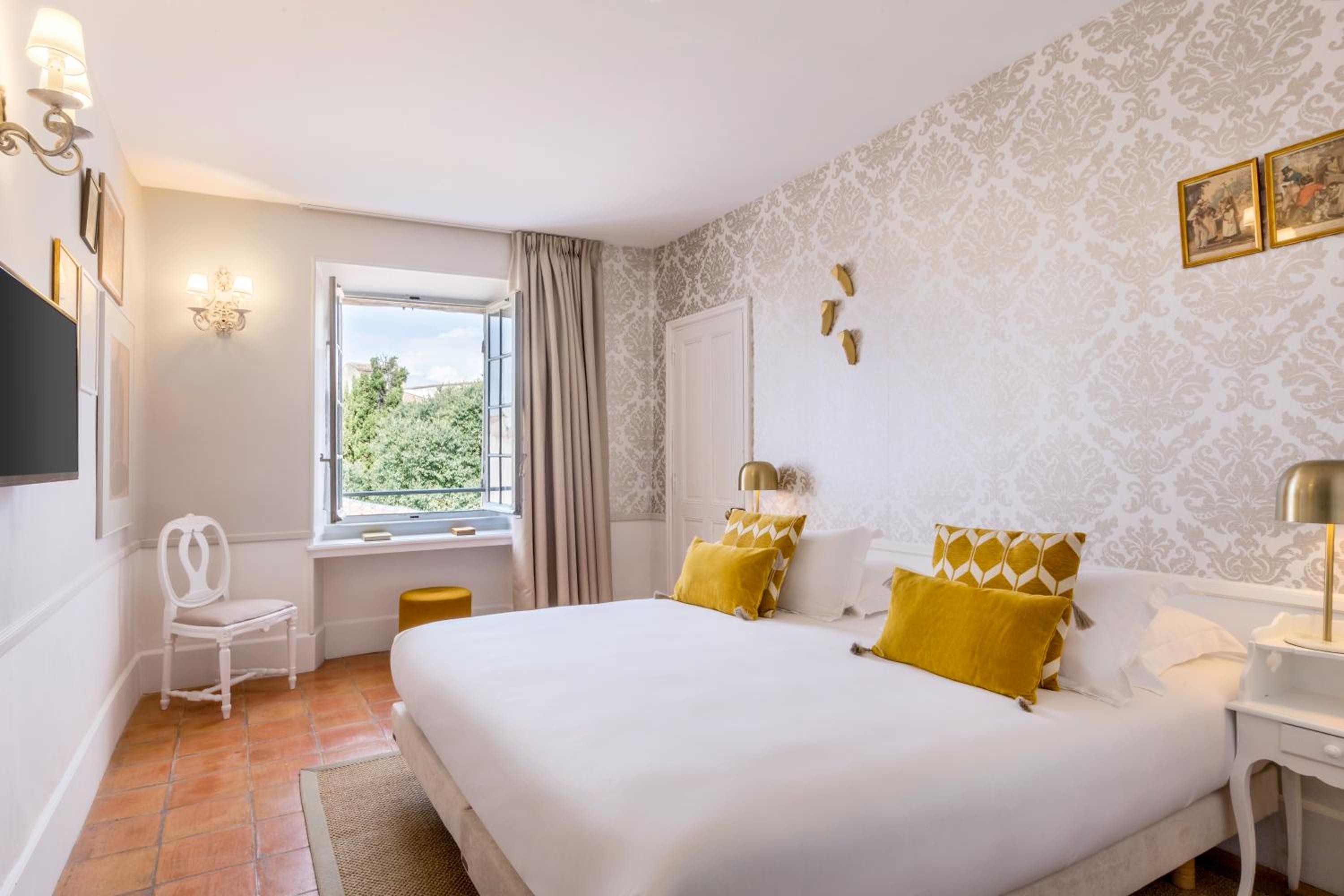 Standard Double Room - Photo 2