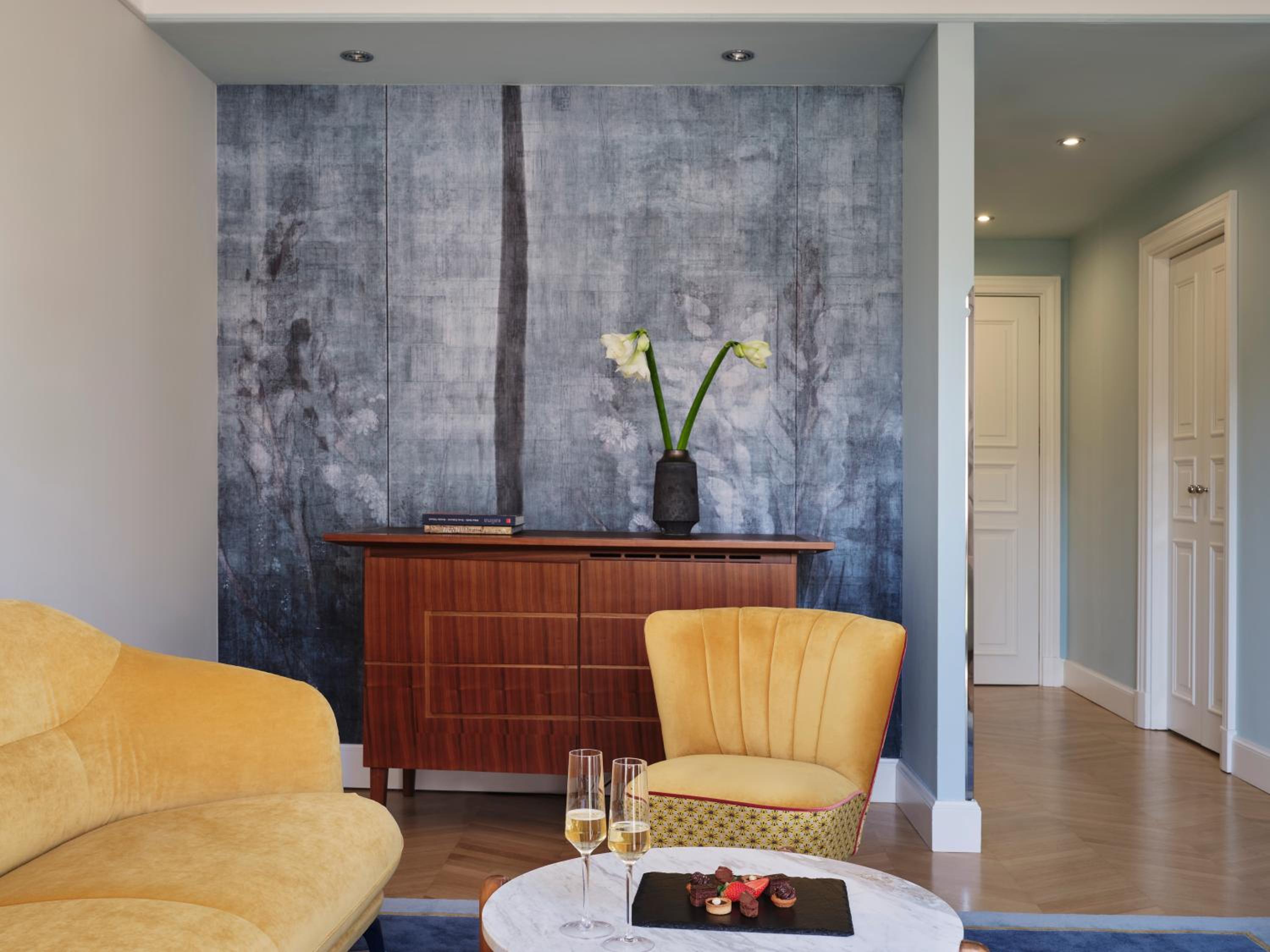 Suite - Photo 4