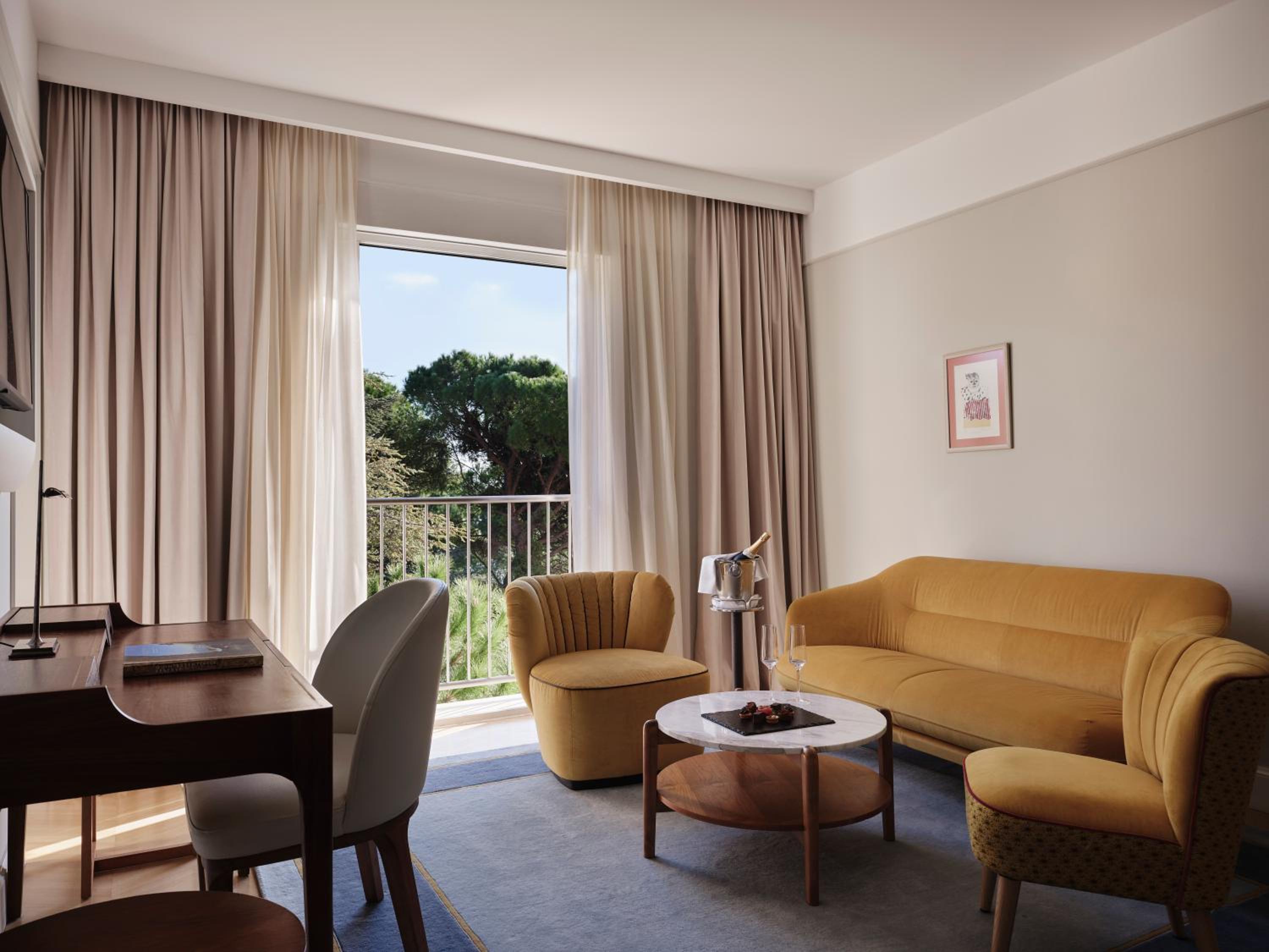 Suite - Photo 7