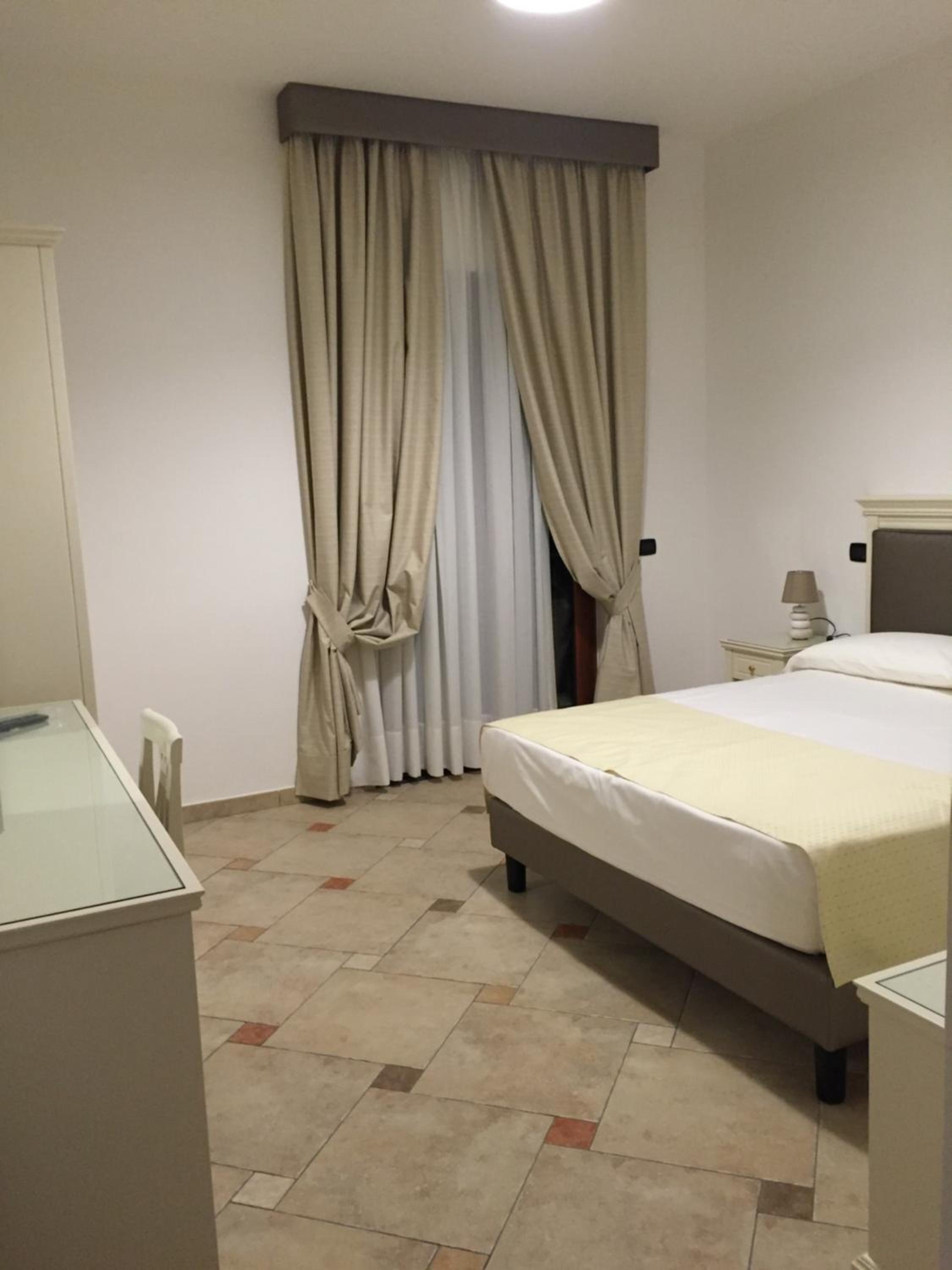 Triple Room with Balcony - Photo 2