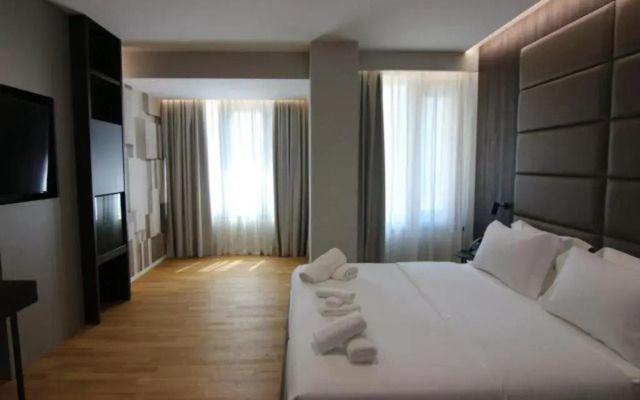 Queen Room photo 2