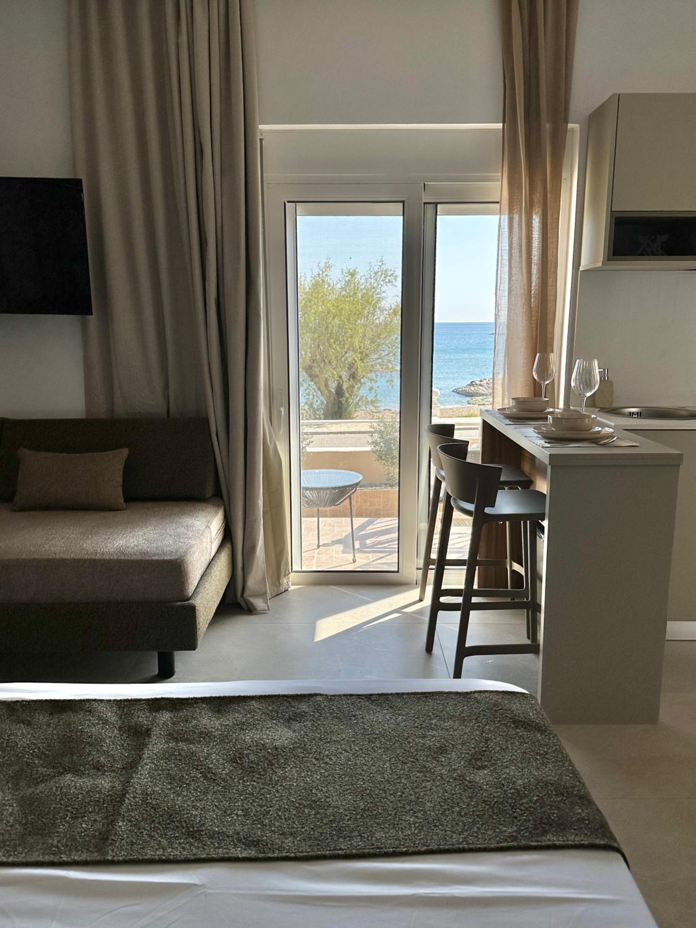 Deluxe Studio Ground Floor Beachfront