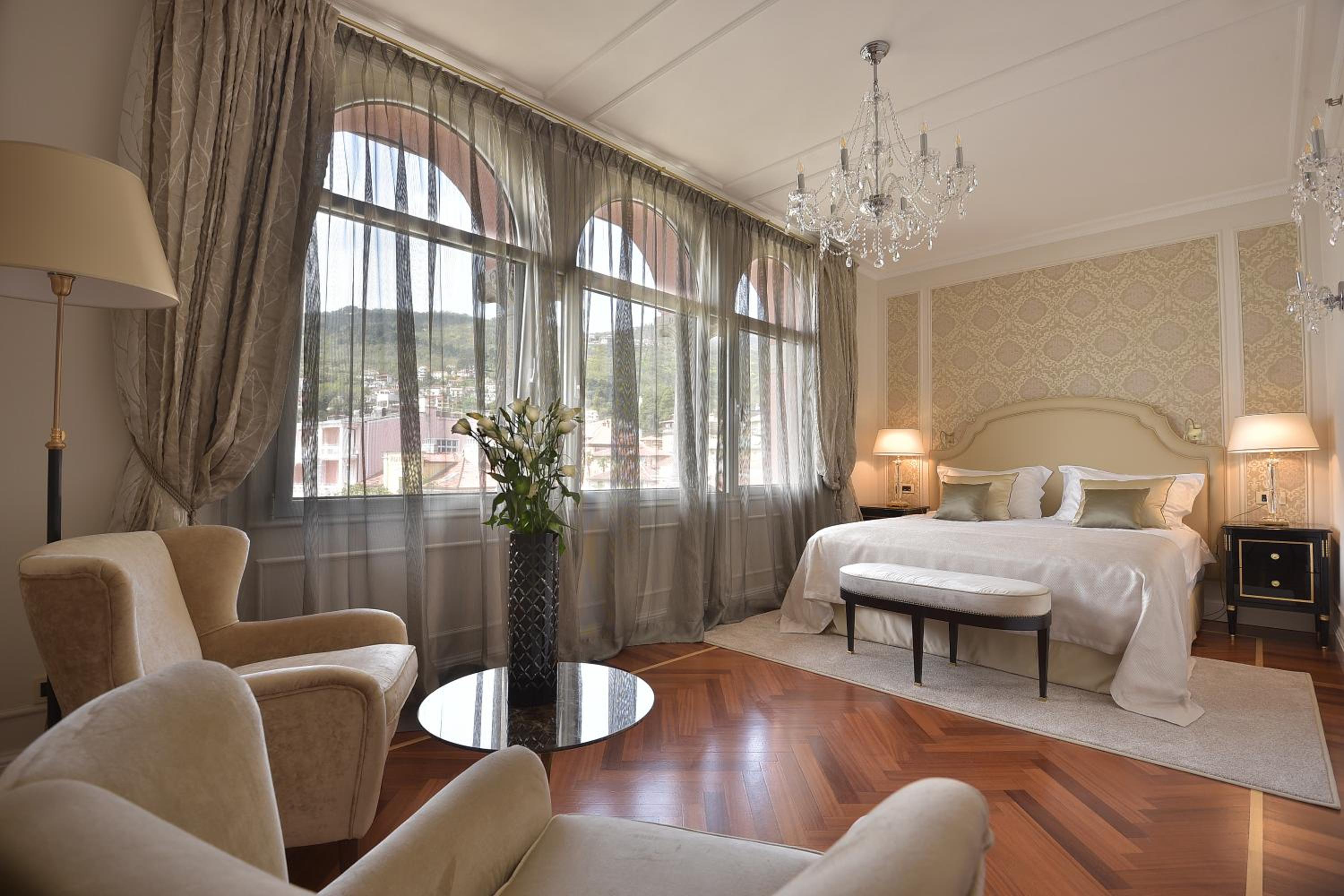 Deluxe Suite with Sea View