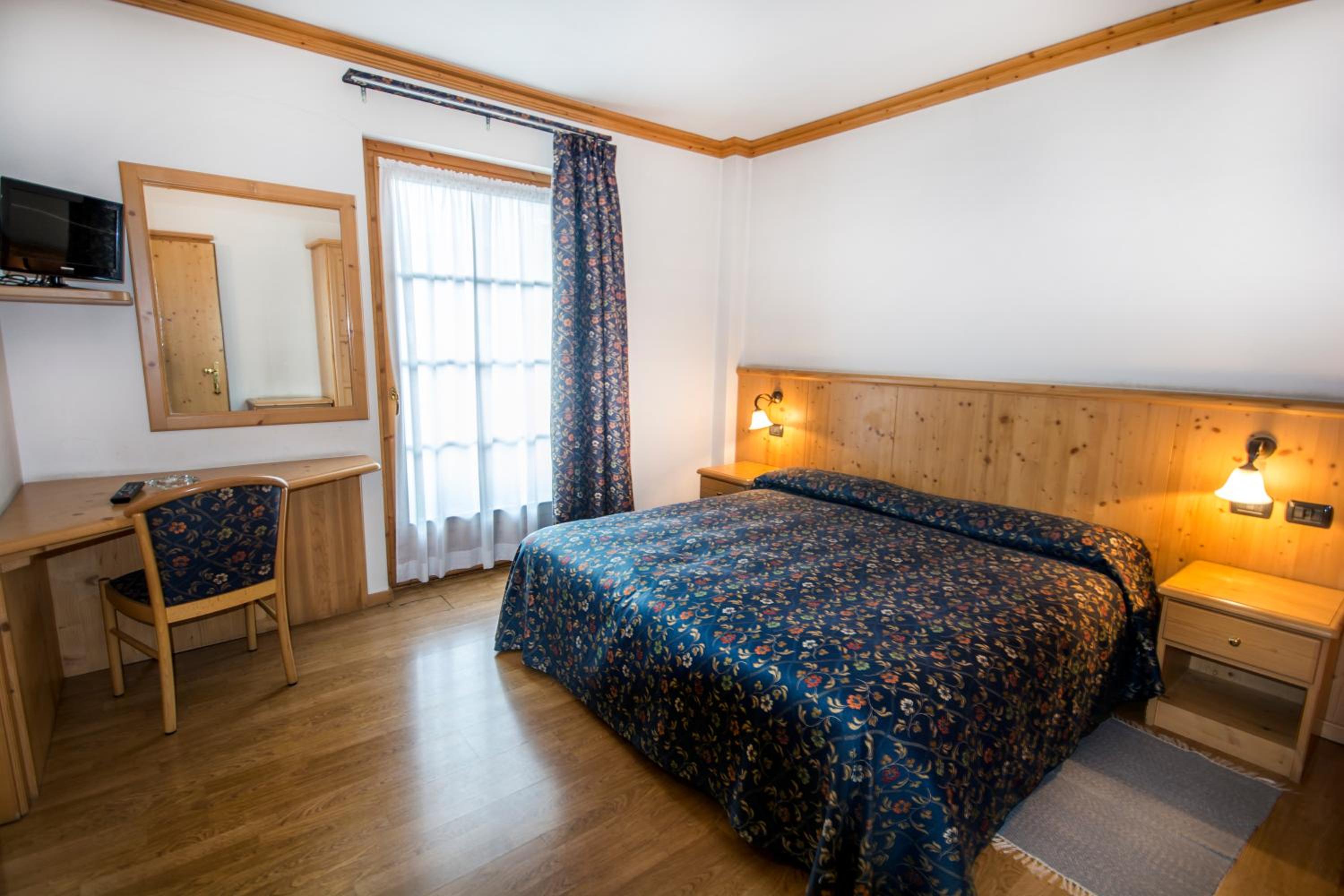 Standard Double Room - Photo 1