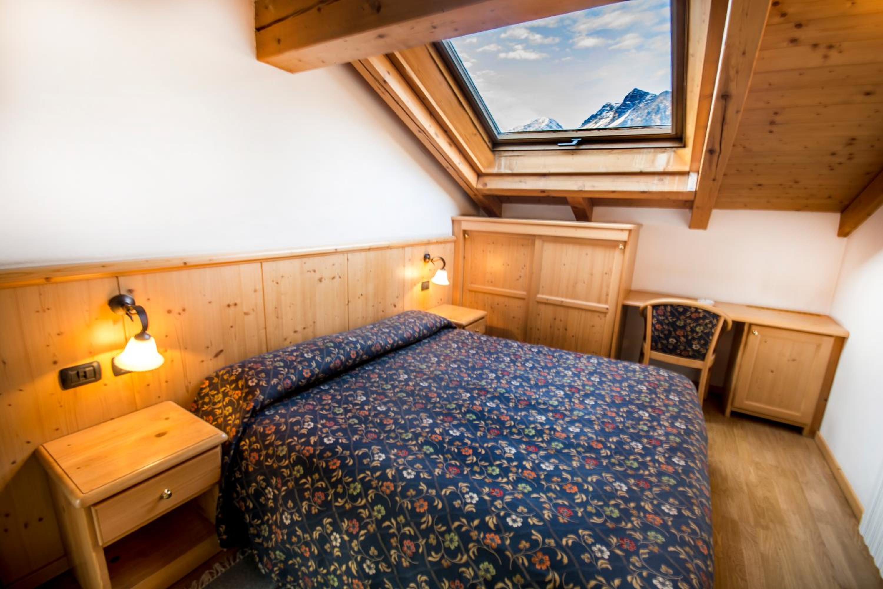 Standard Triple Room photo 3