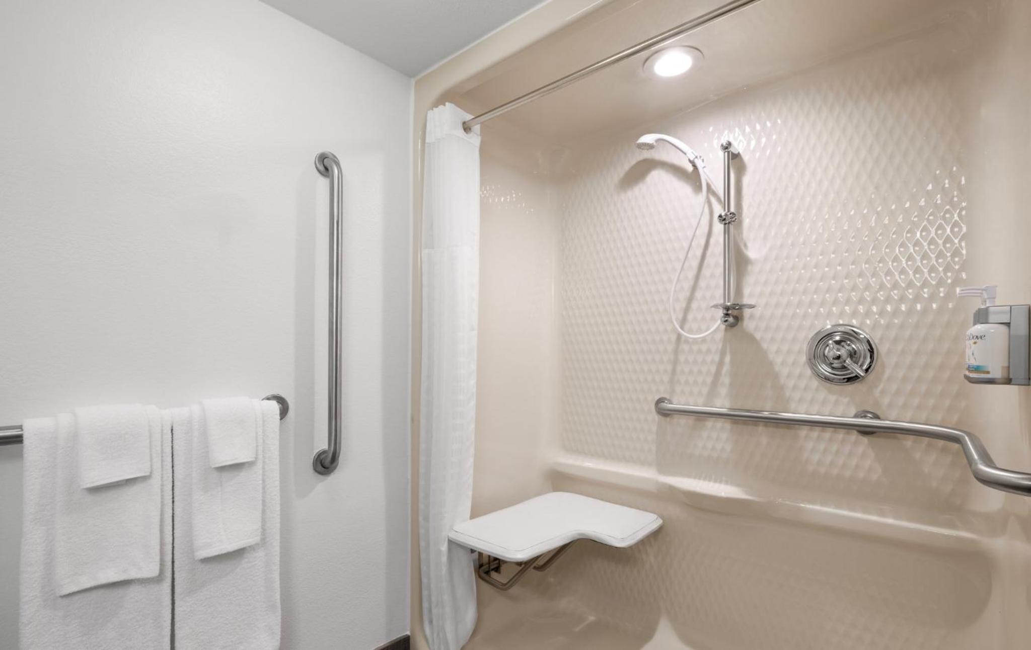 Standard King Room - Mobility Accessible - Photo 1