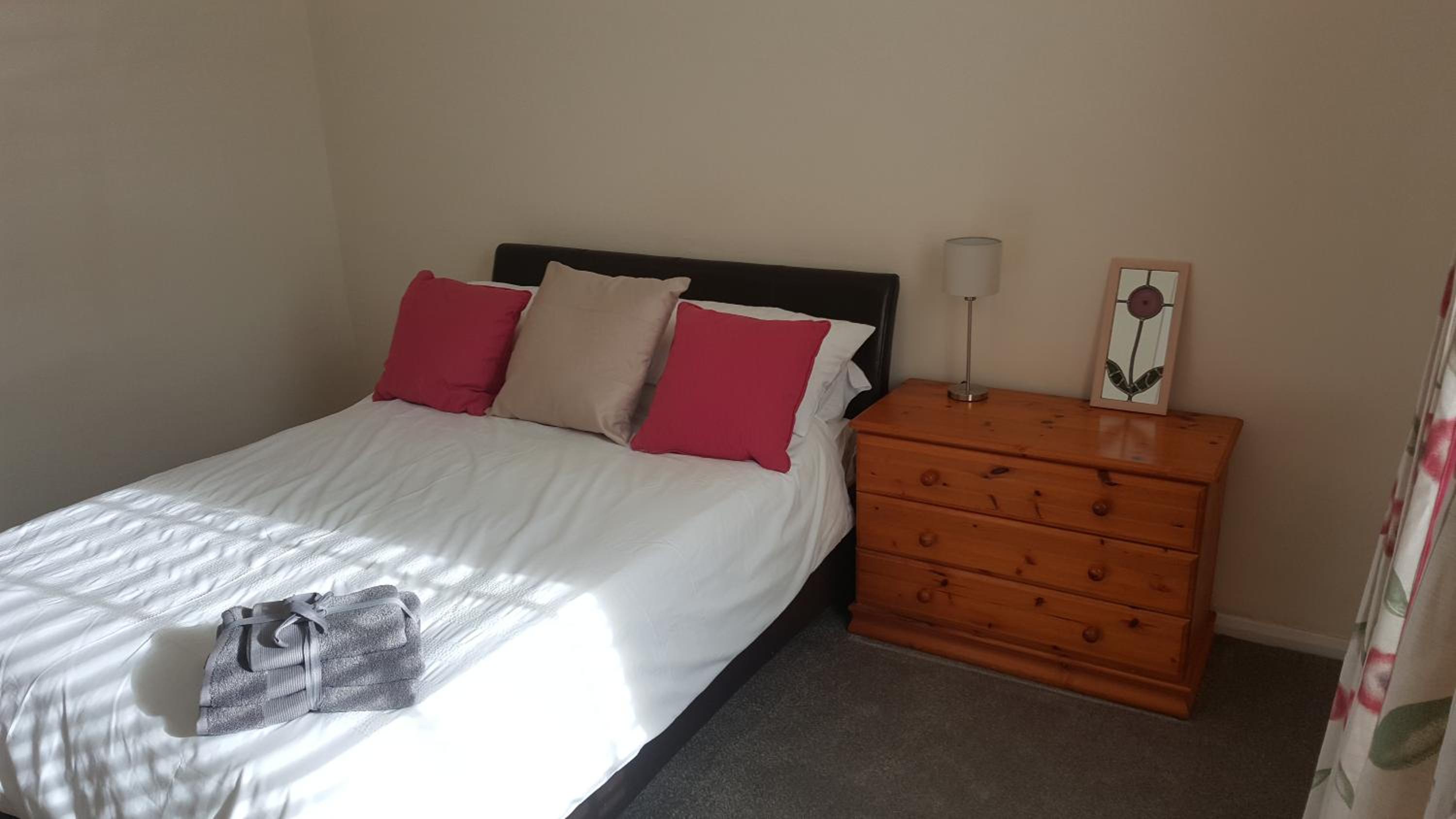 One-Bedroom House photo 1
