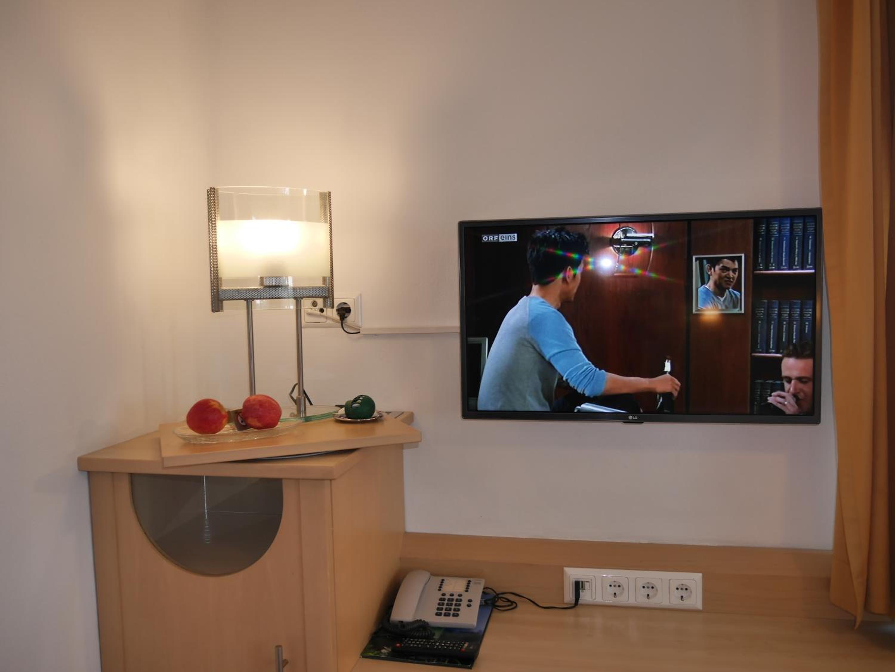 Double or Twin Room - Photo 4