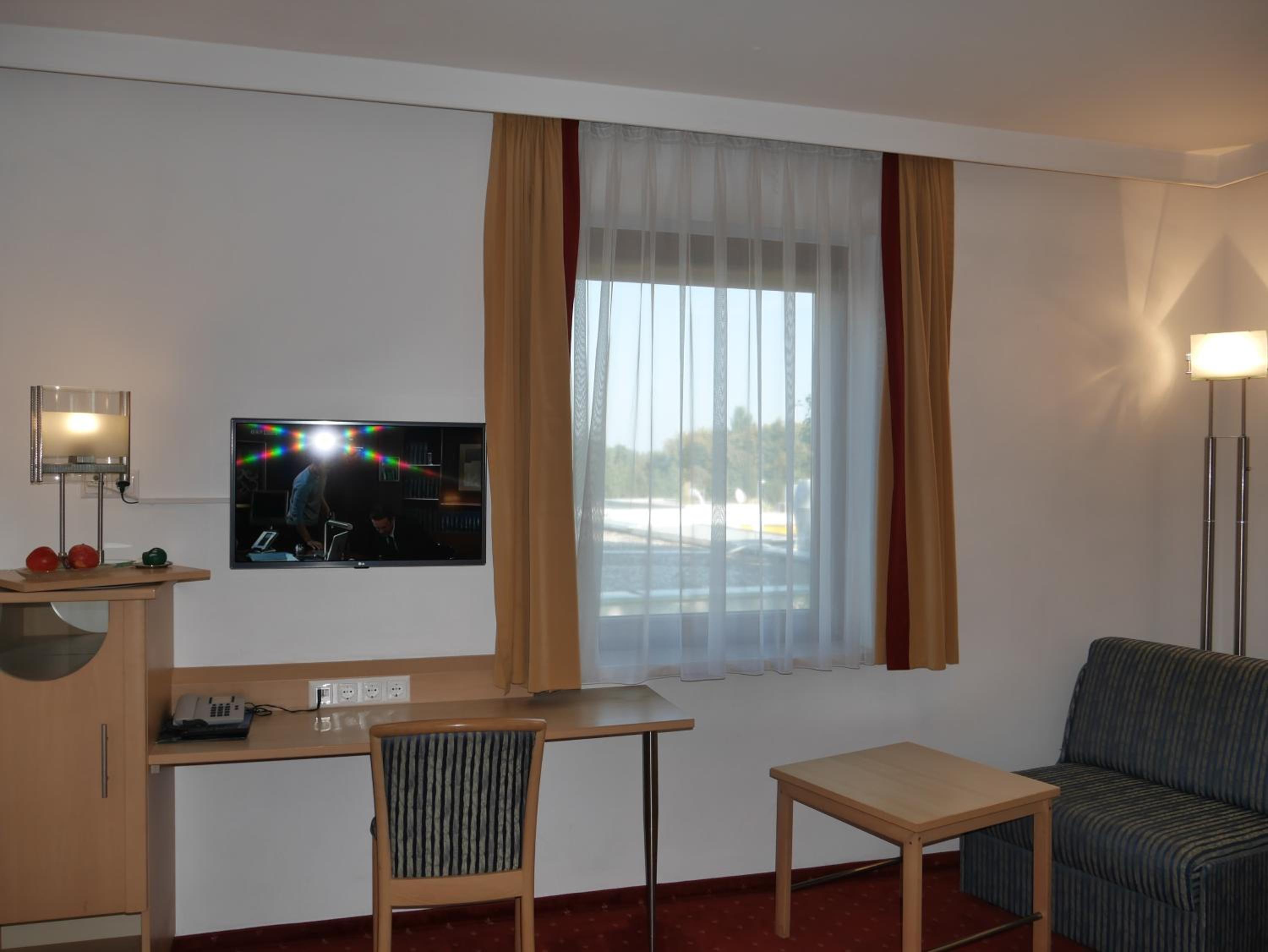 Double or Twin Room - Photo 3
