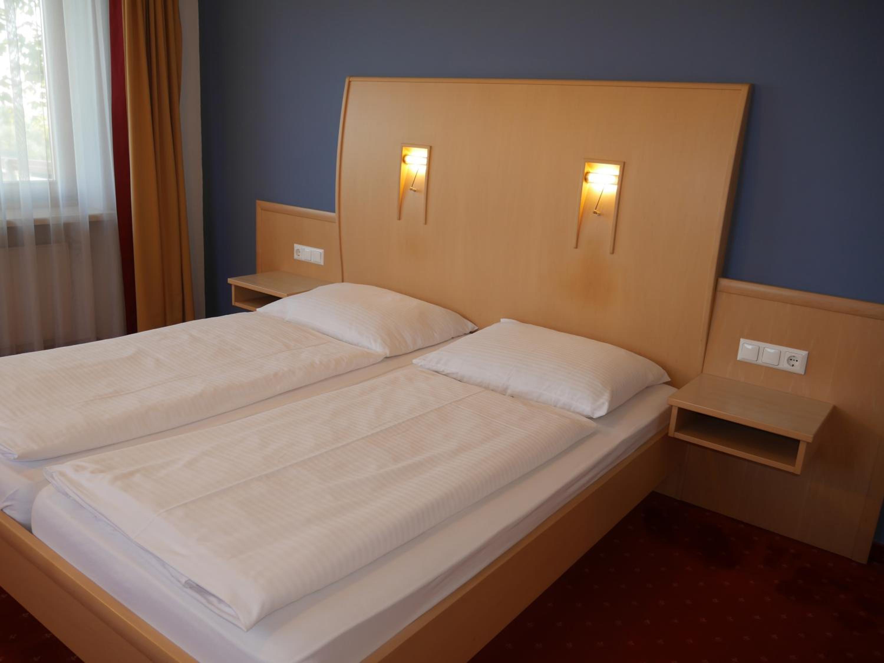Double or Twin Room - Photo 2