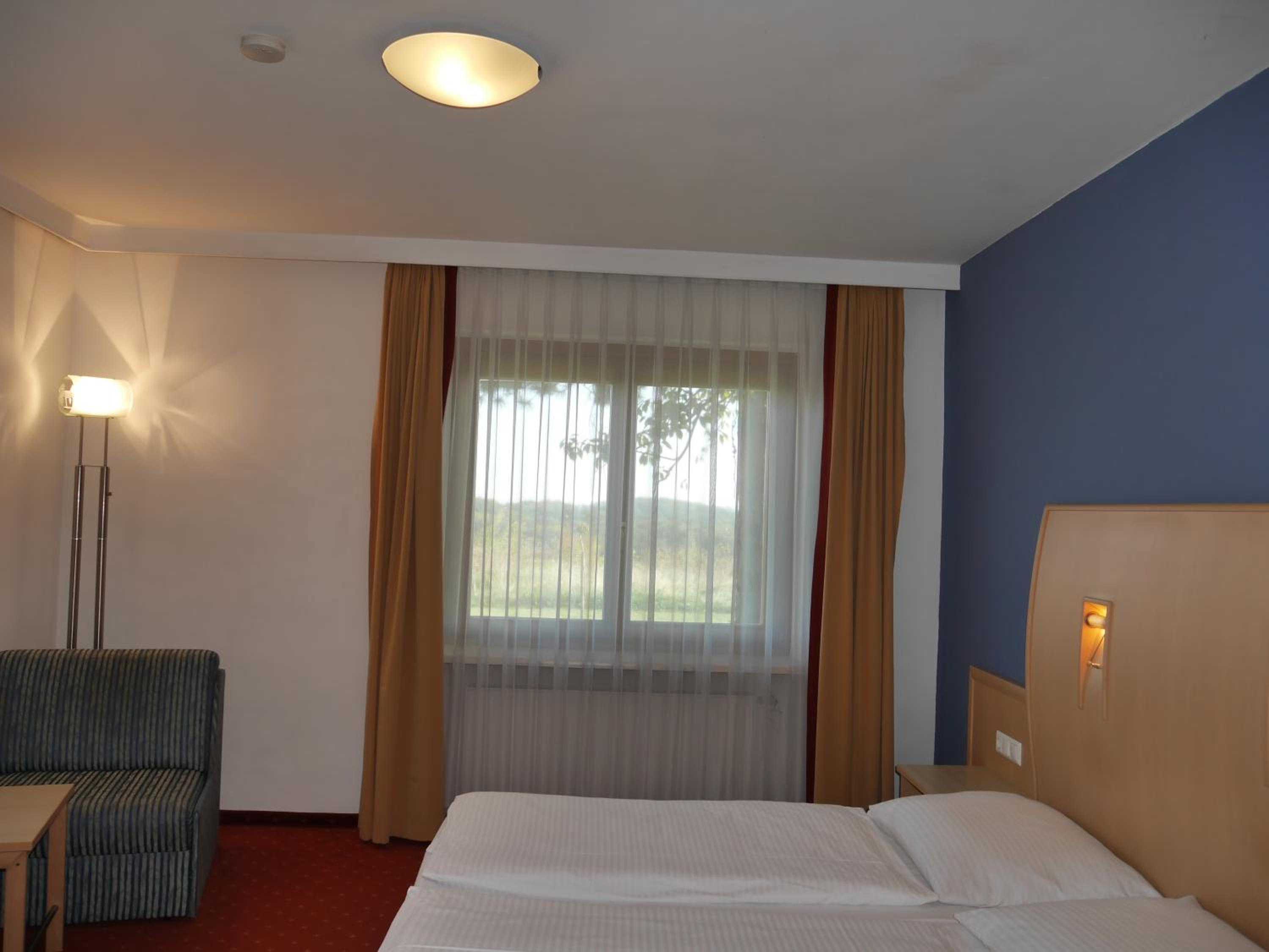 Double or Twin Room - Photo 38