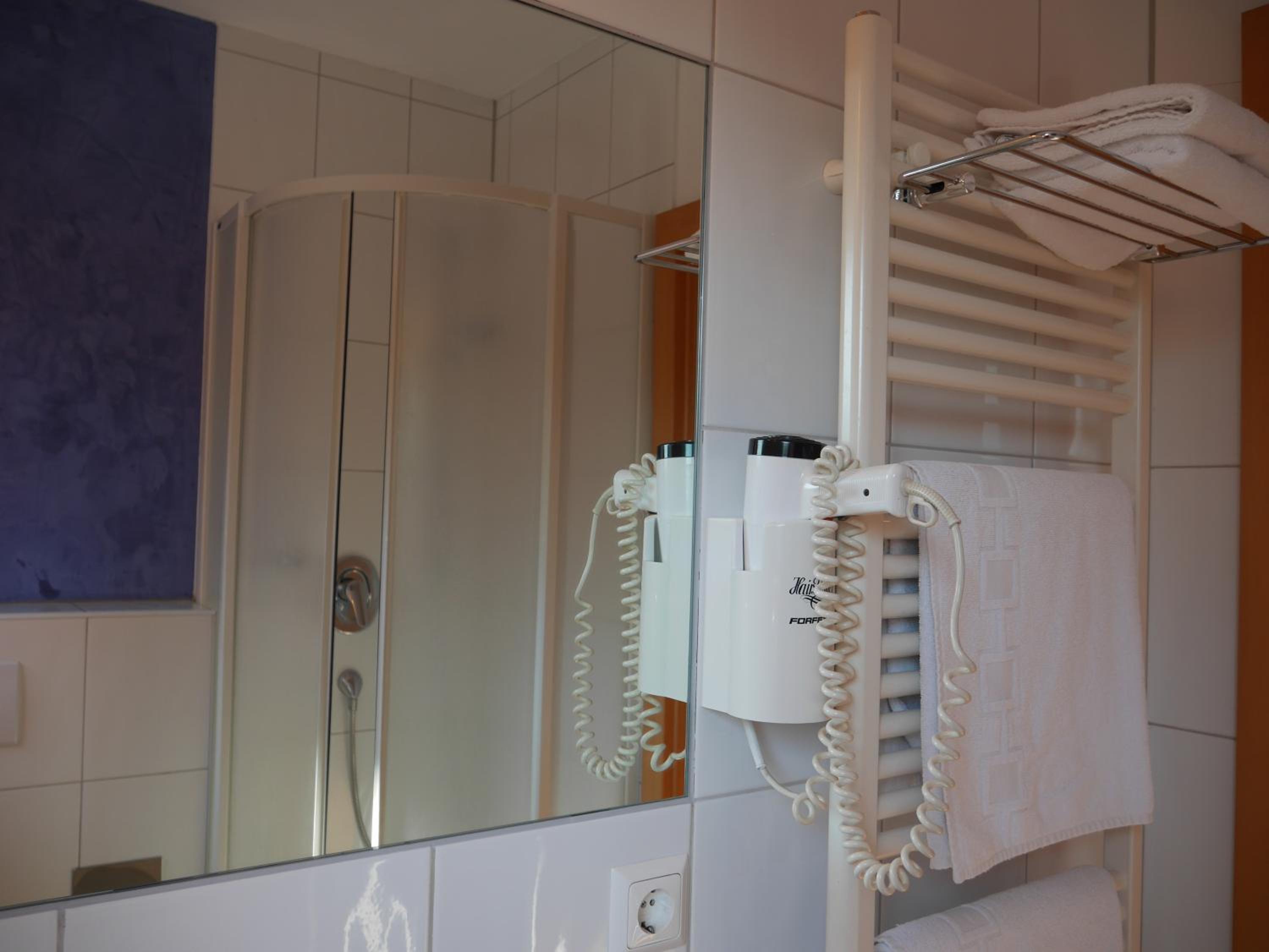 Double or Twin Room - Photo 28