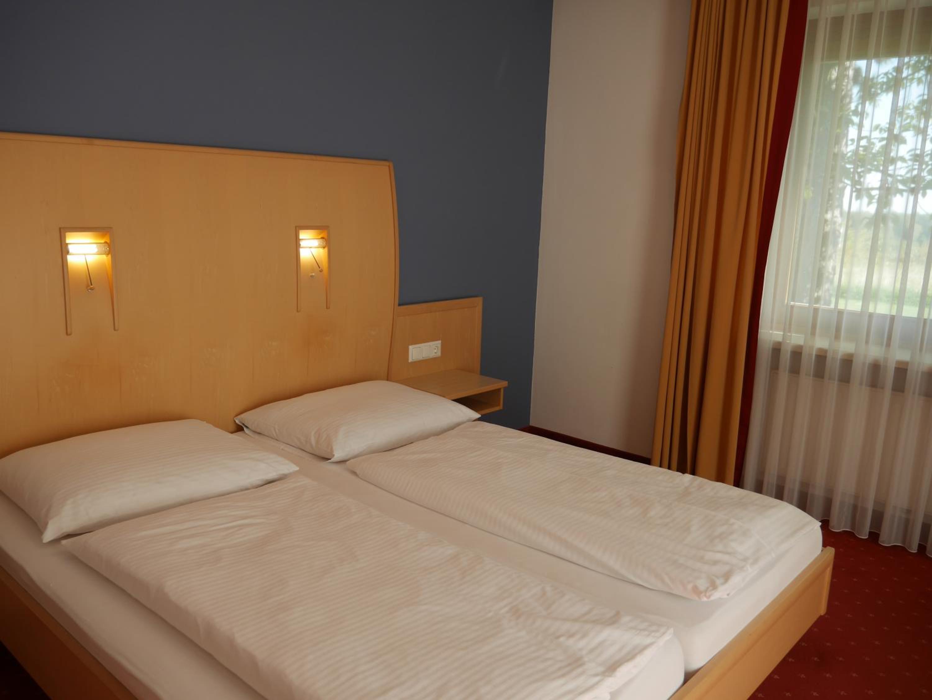 Double or Twin Room - Photo 26