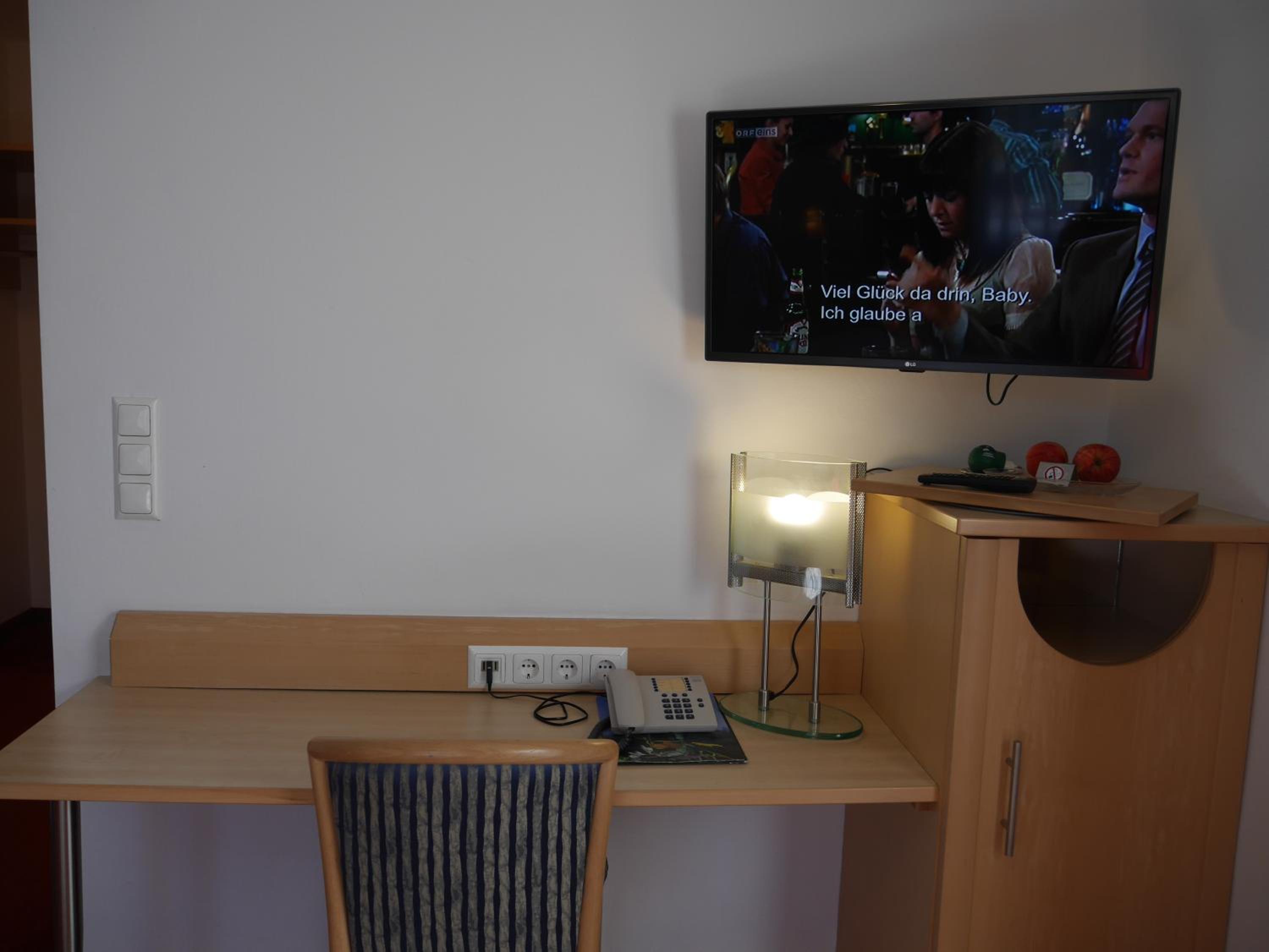 Double or Twin Room - Photo 21