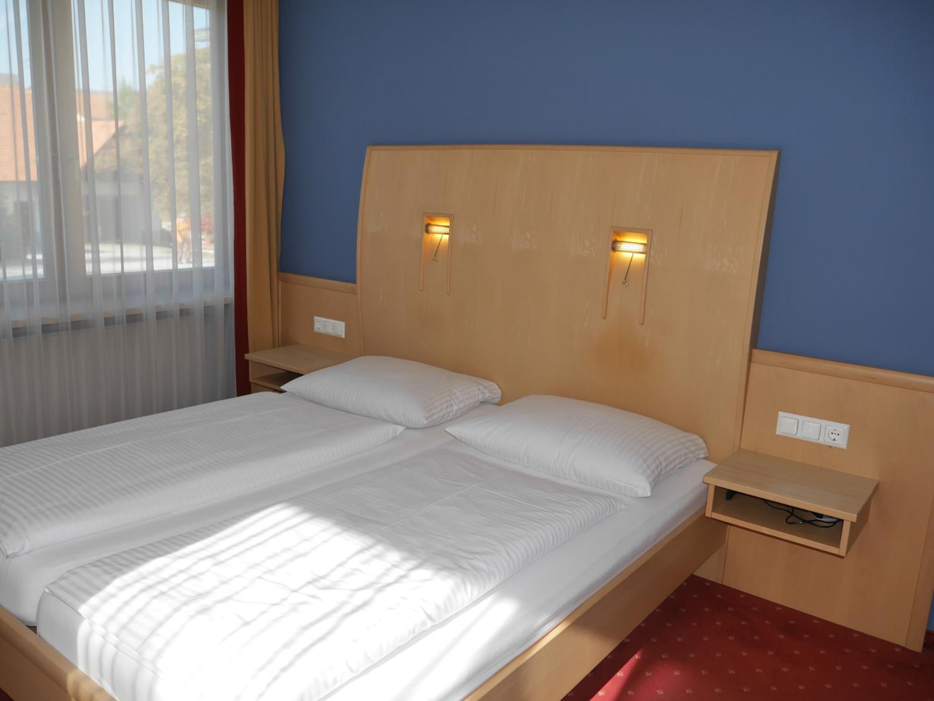 Double or Twin Room - Photo 19