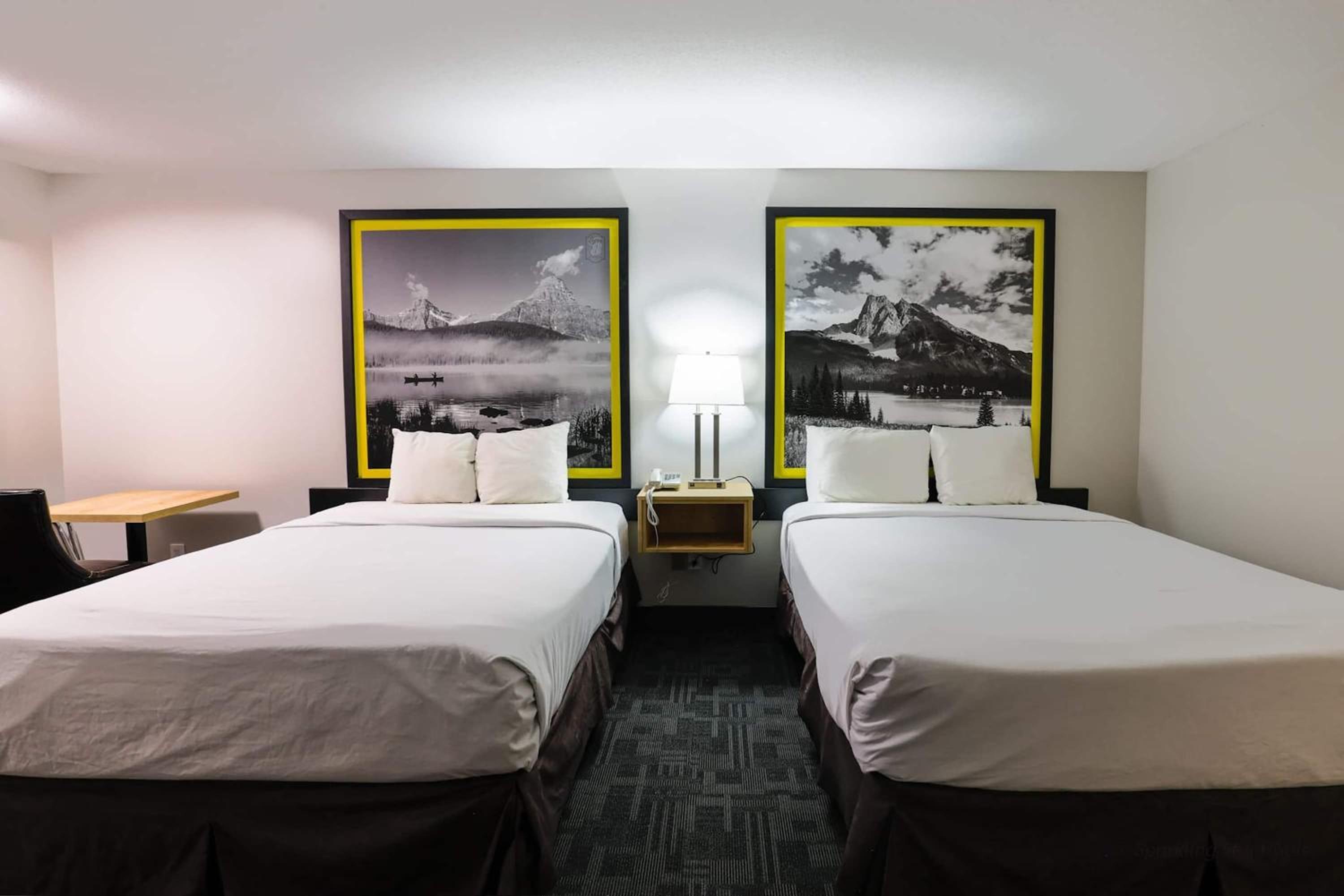 Queen Room with Two Queen Beds - Non-Smoking photo 1