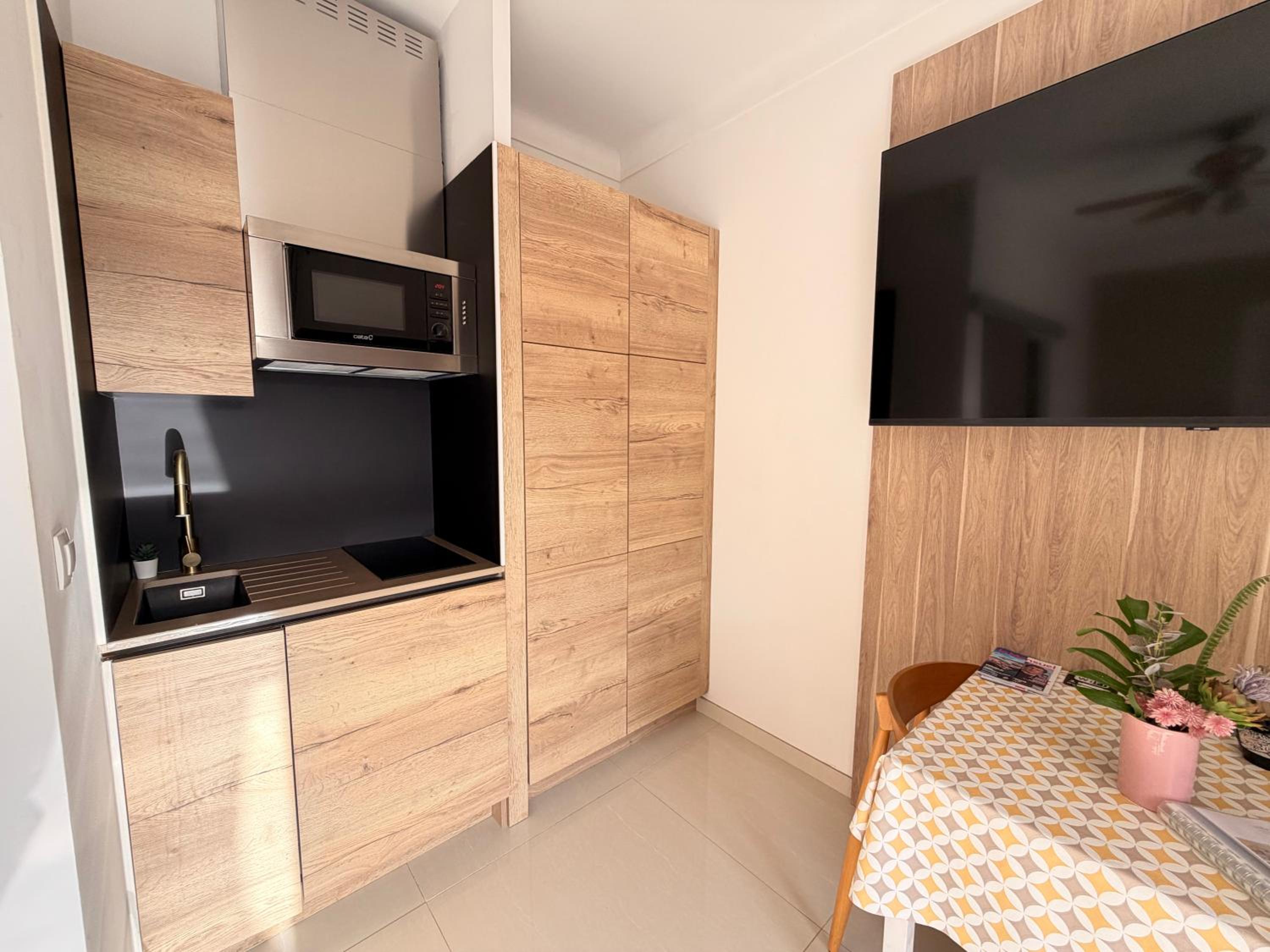 Studio "Mimosa" with Partial Sea View