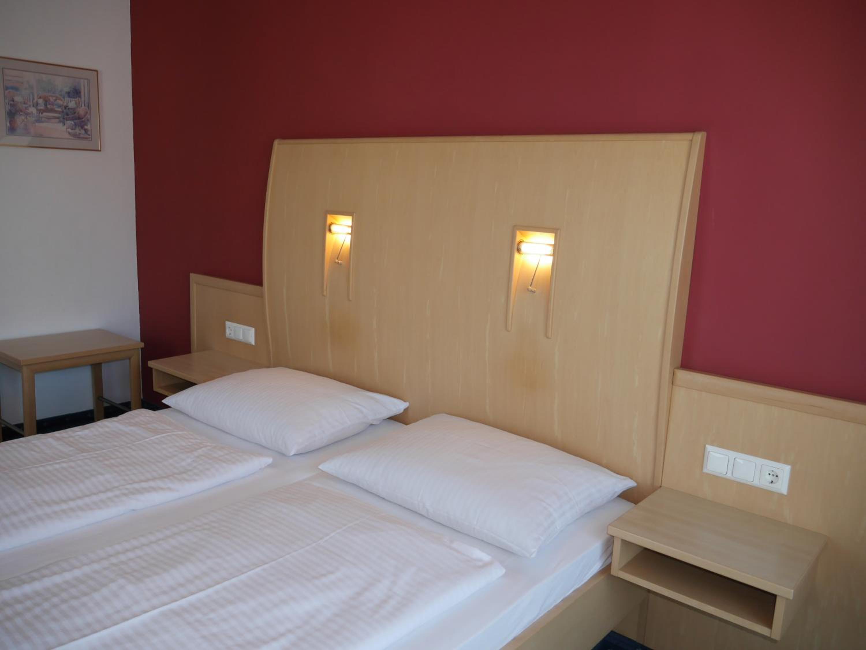 Double or Twin Room - Photo 36
