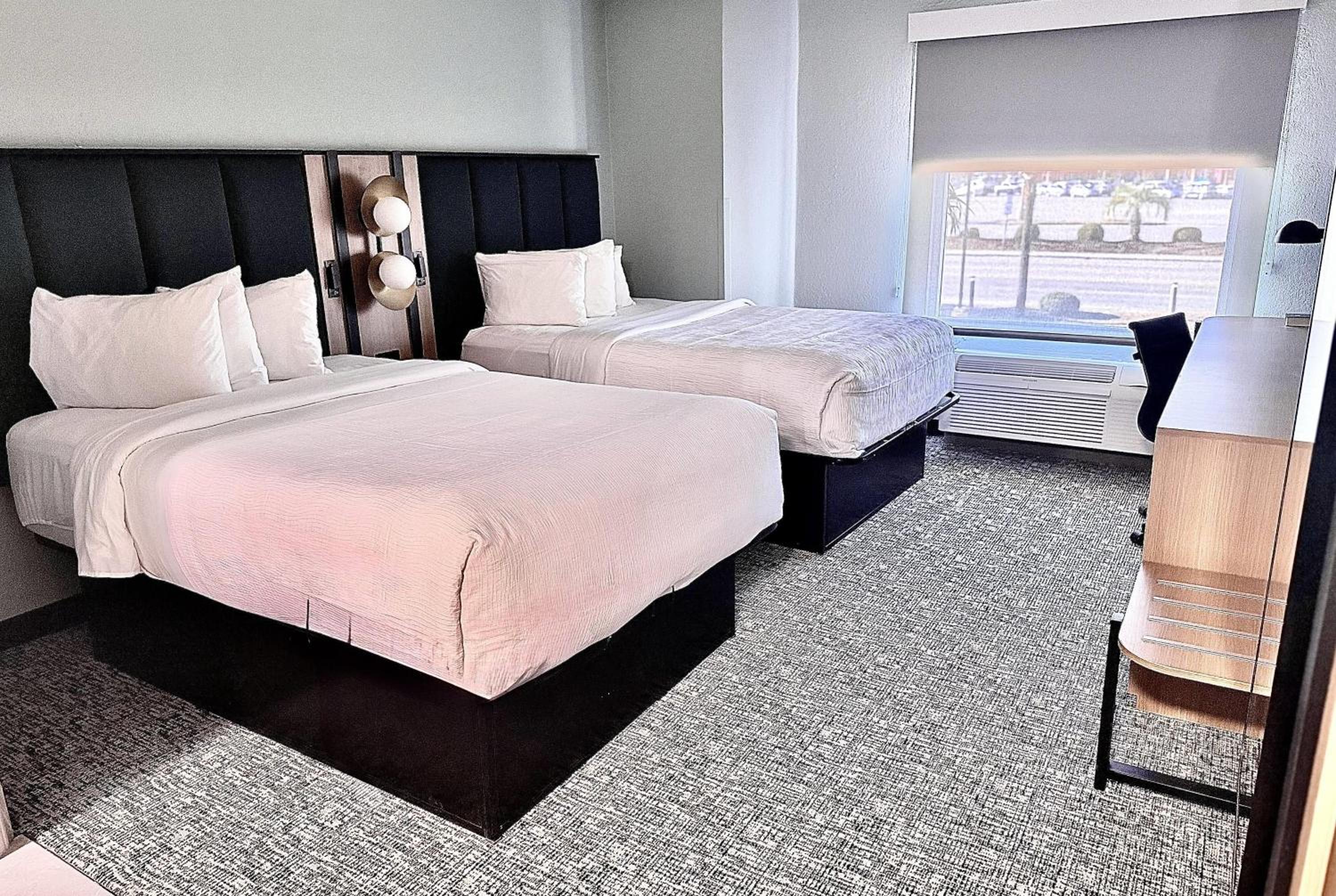 Double Room with Two Double Beds - Non-Smoking - Photo 6