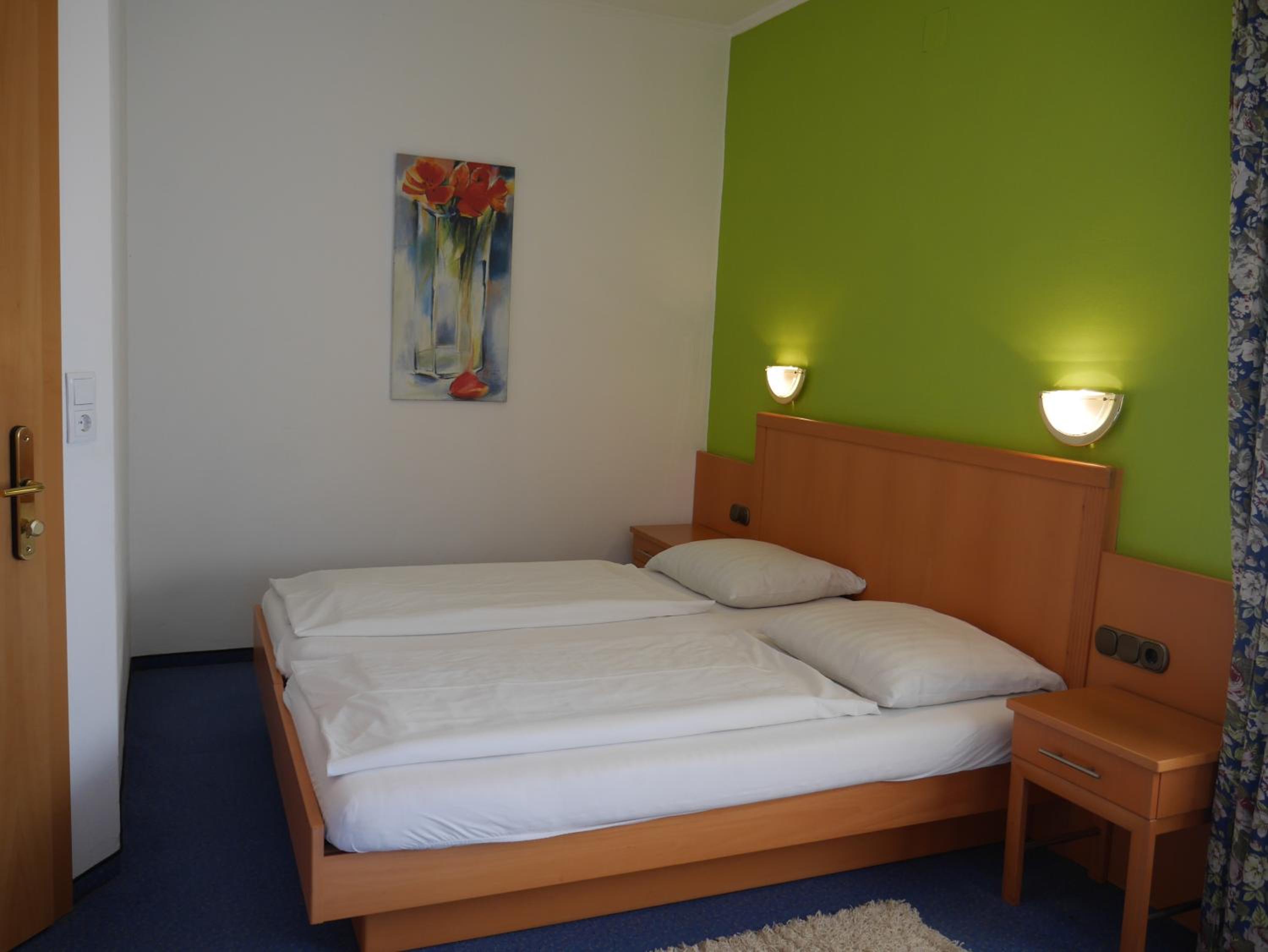 Double or Twin Room - Photo 15