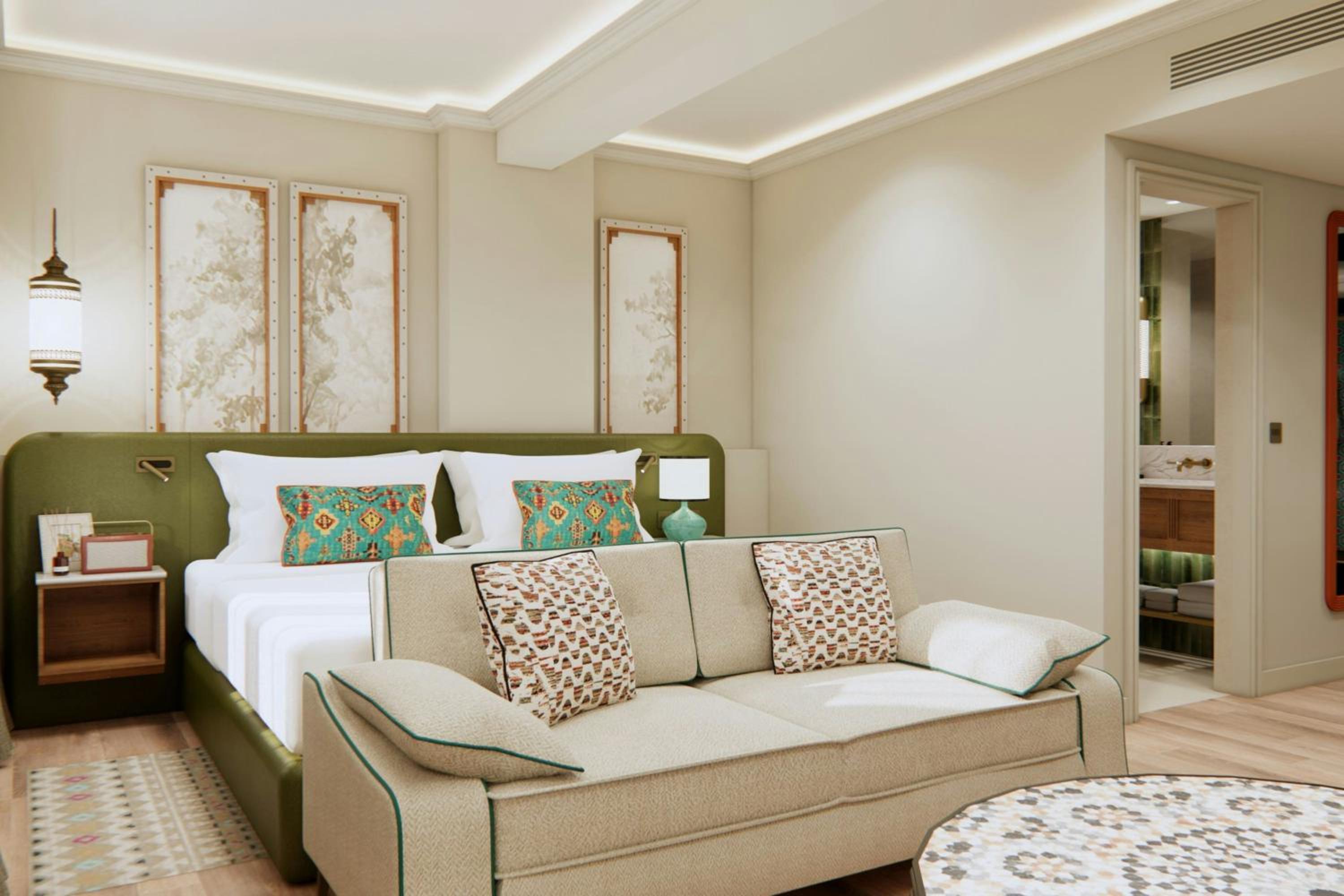 Superior King Room with City View