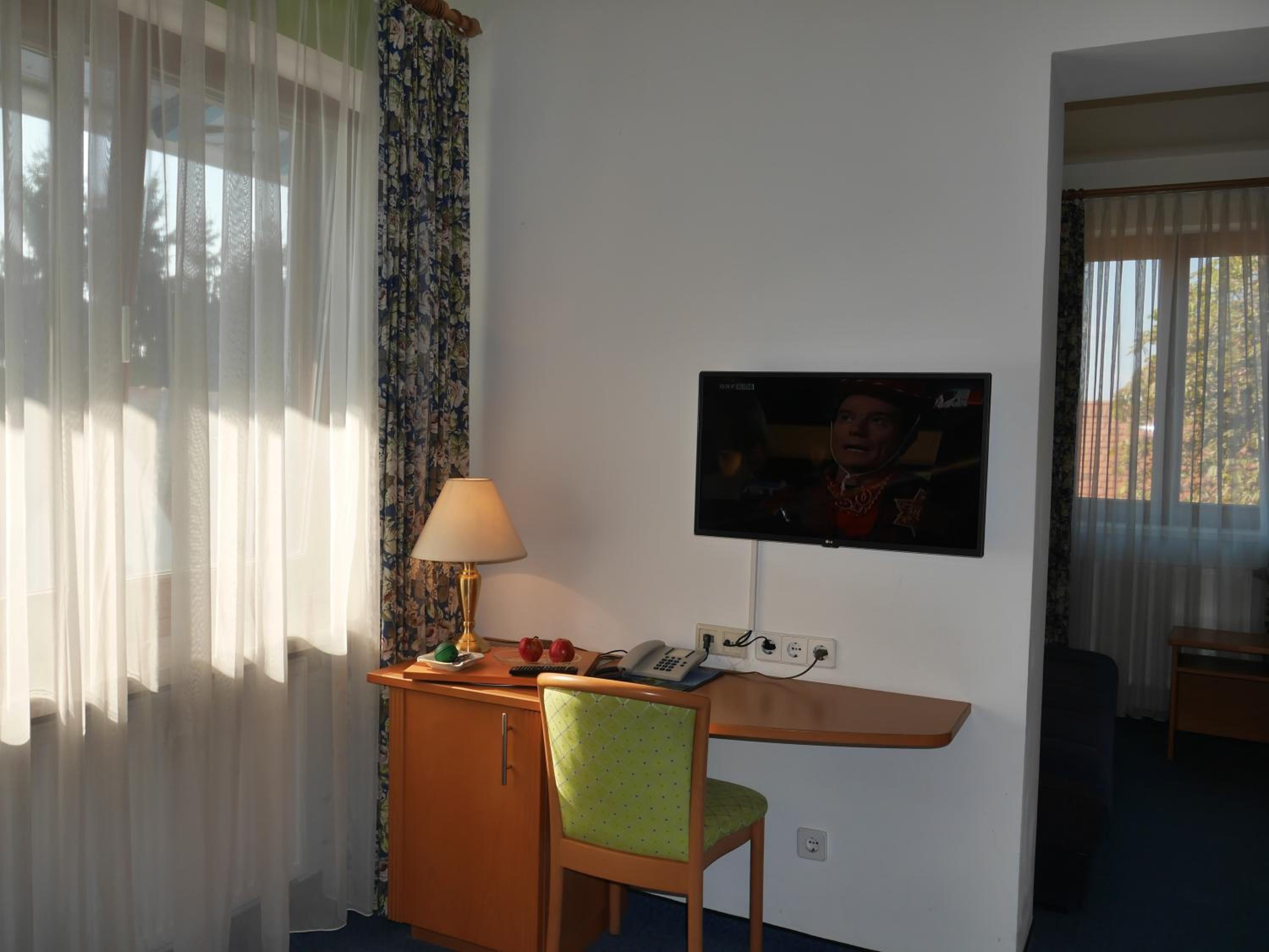 Double or Twin Room - Photo 12