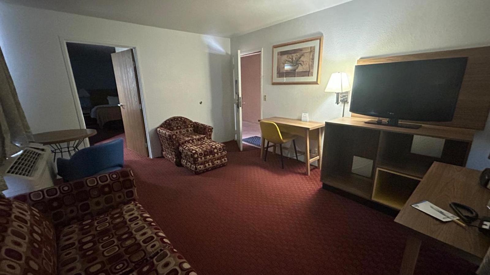 King Studio Suite - Non-Smoking photo 3