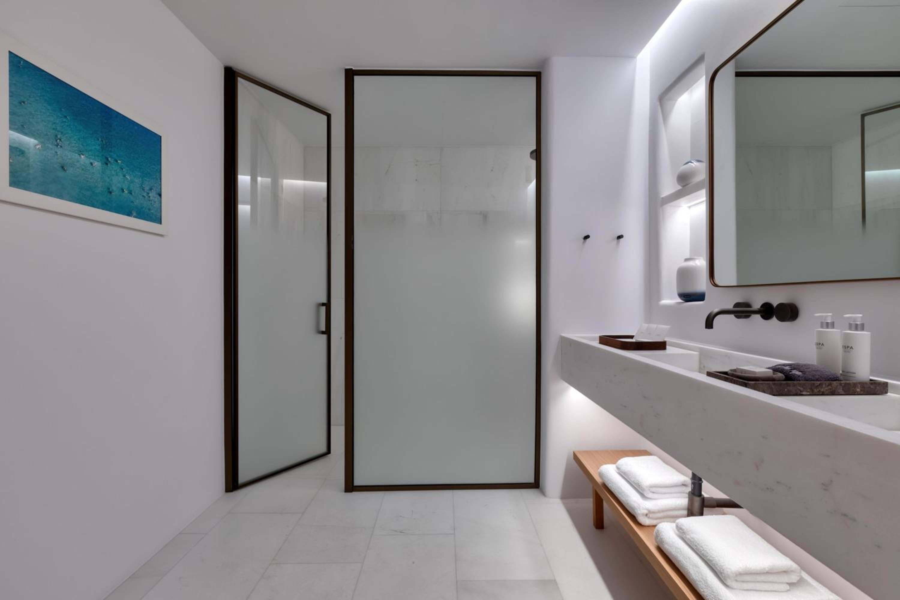 Deluxe King Room with Pool