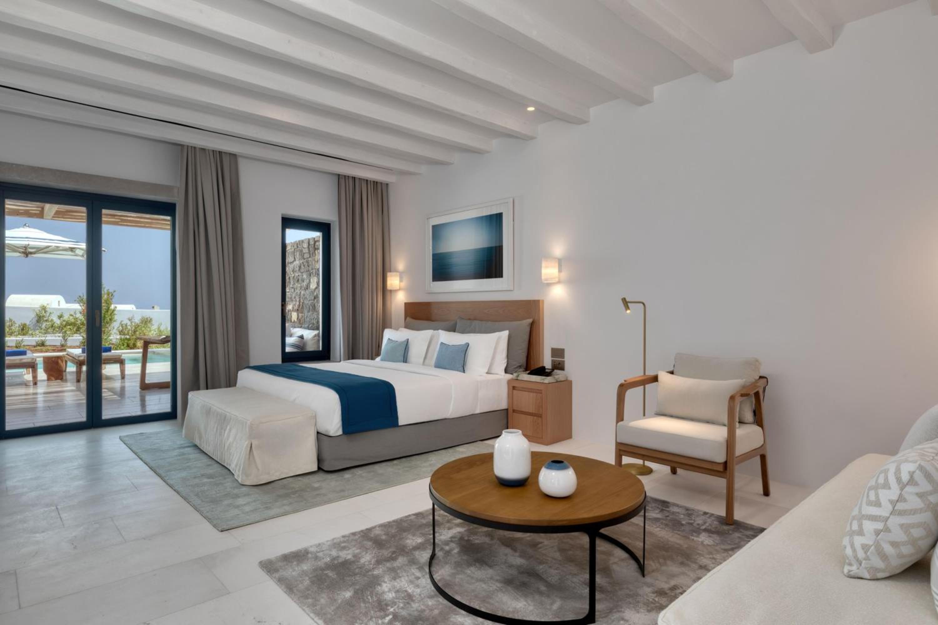 Deluxe King Room with Pool photo 2