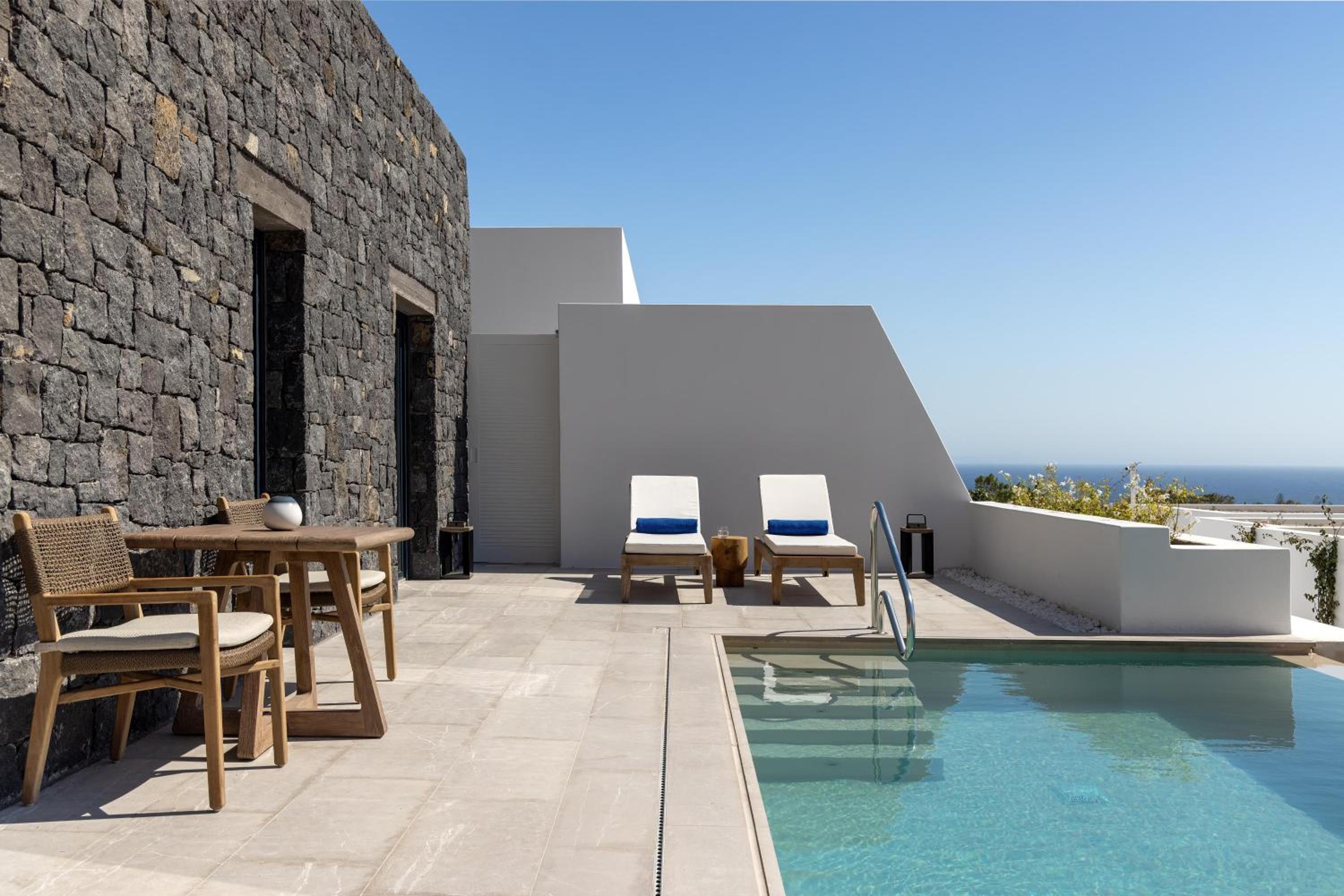 Two-Bedroom Premium King Suite with Pool and Sea View photo 1