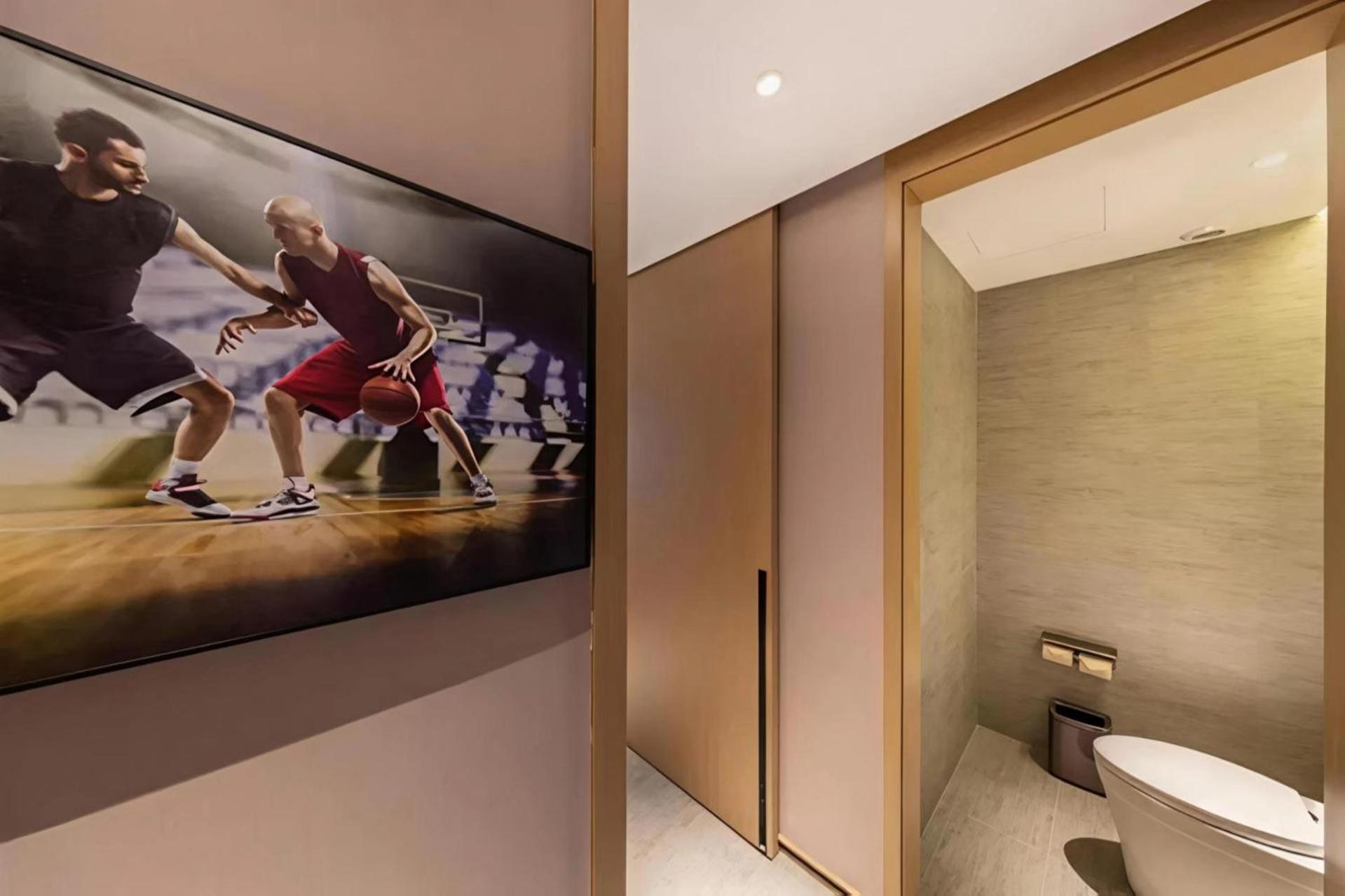 Twin Room with Basketball Theme photo 3