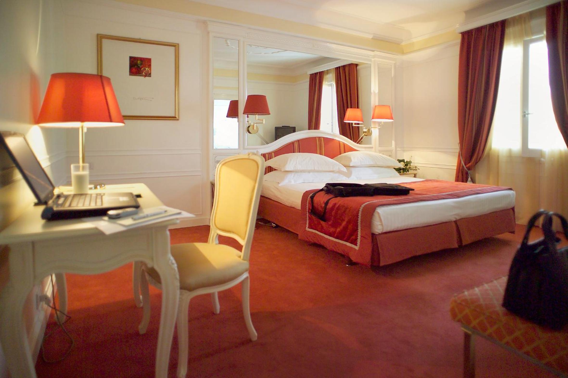 Deluxe Double or Twin Room - Photo 5