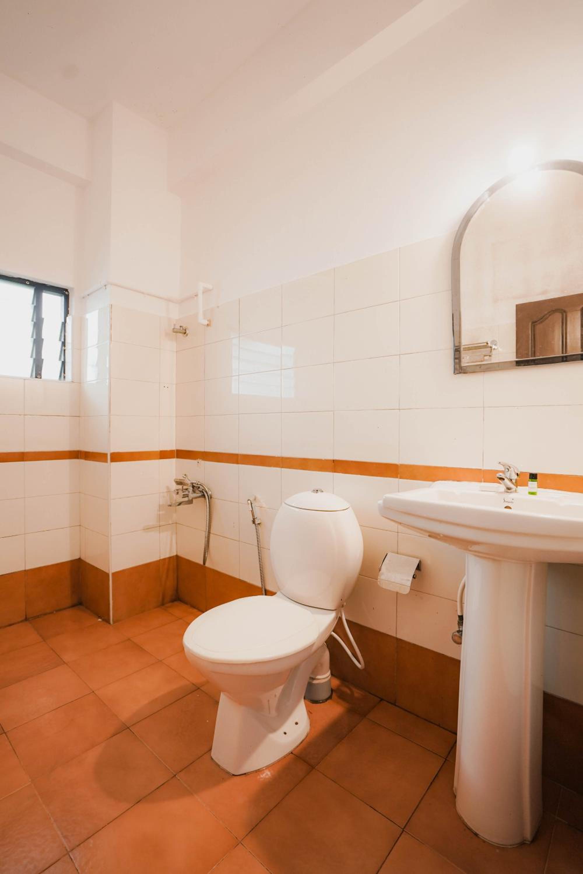 Deluxe Double Room (2 Adults + 1 Child)