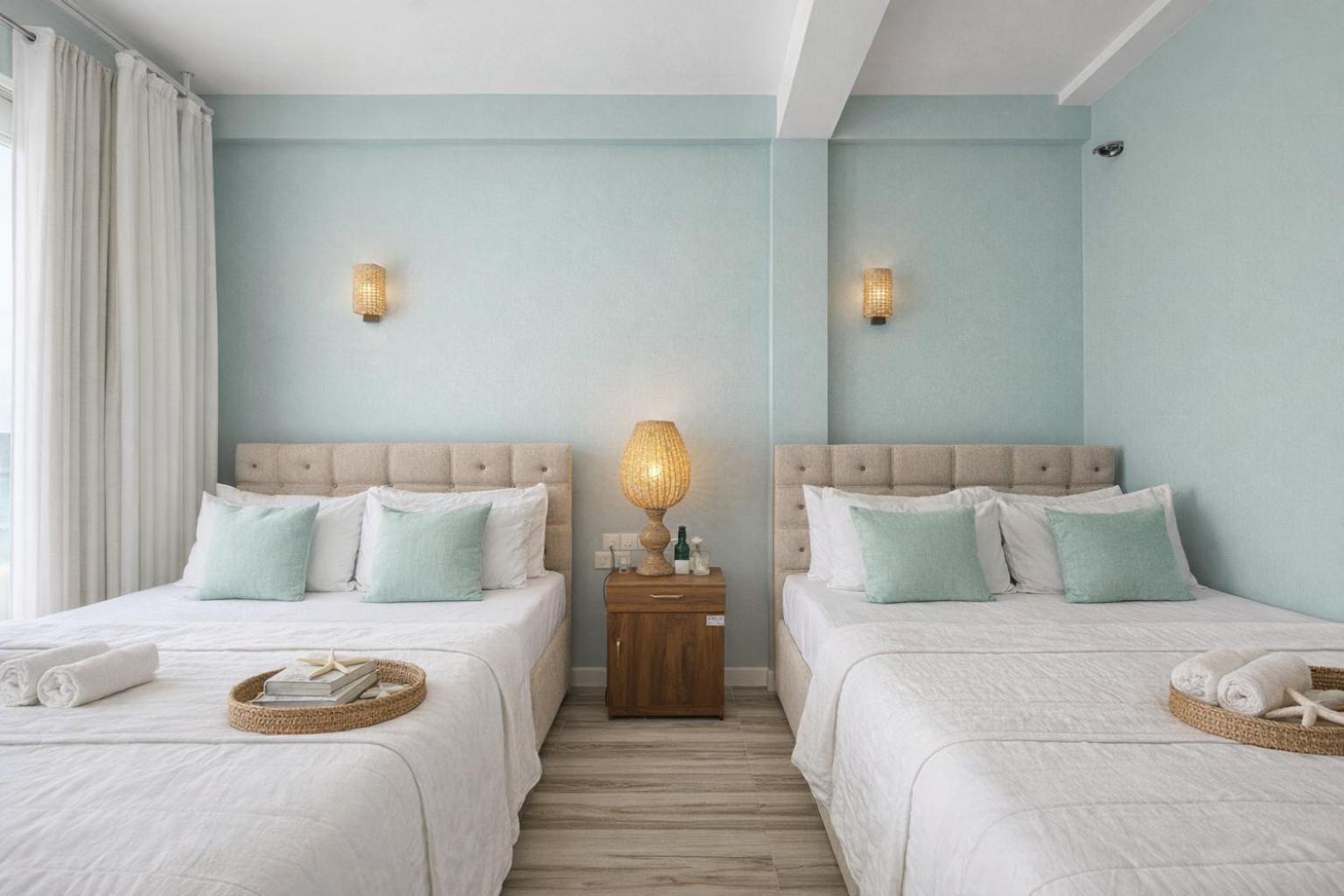 Quadruple Room with Sea View - Photo 3