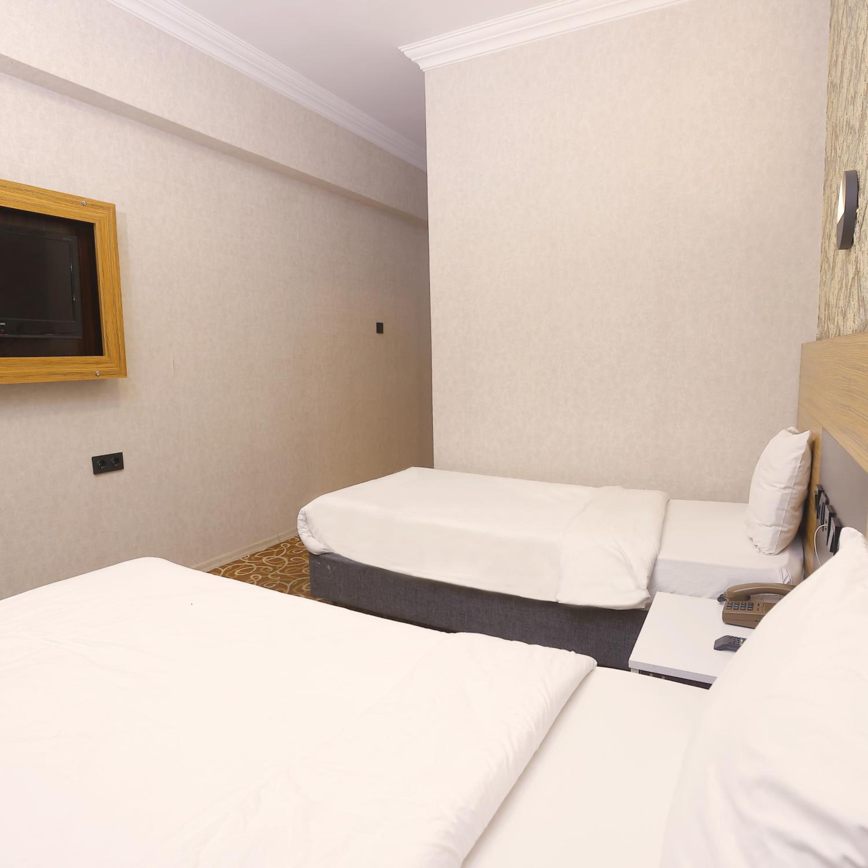 Budget Twin Room photo 2