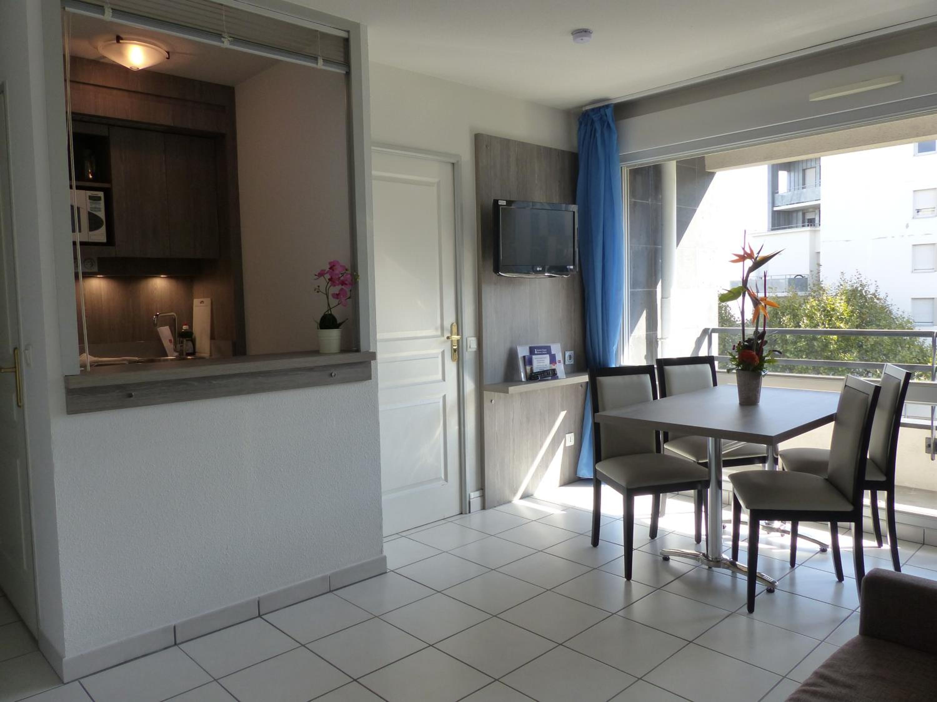 One-Bedroom Apartment - Photo 5