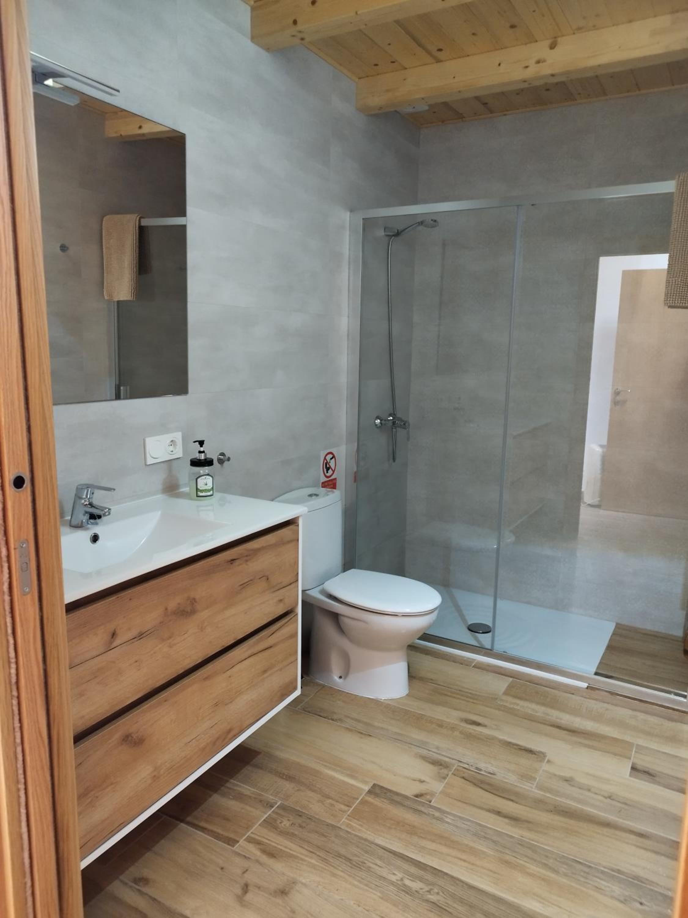Double Room with Private Bathroom photo 2