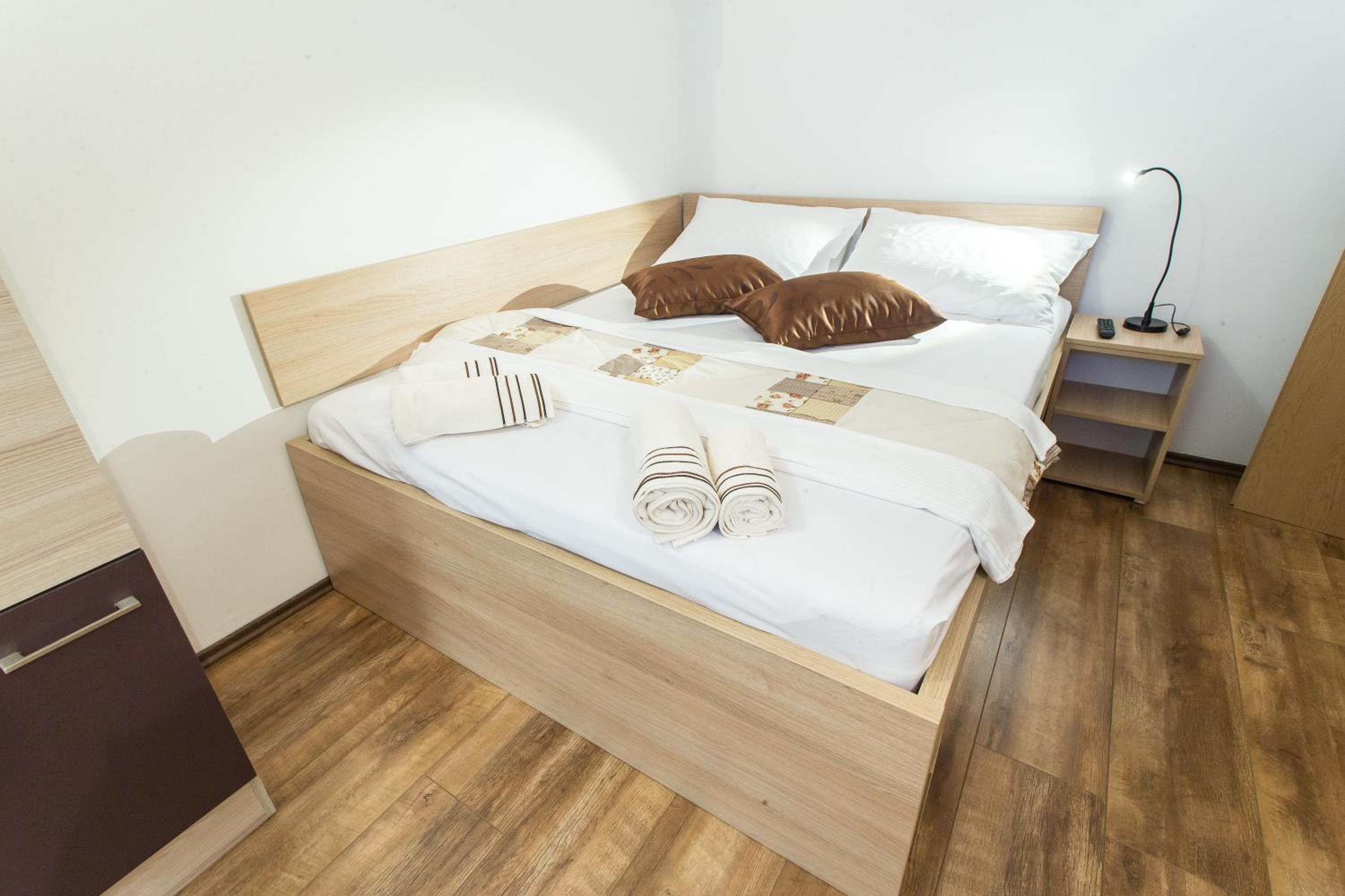 Studio Apartment - Photo 21