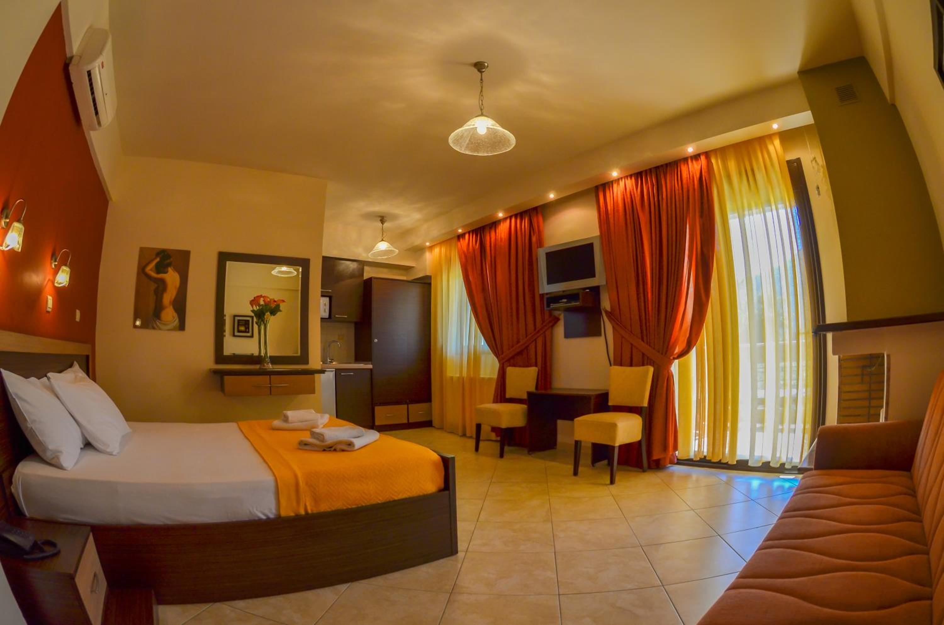 Executive Triple Room - Photo 1