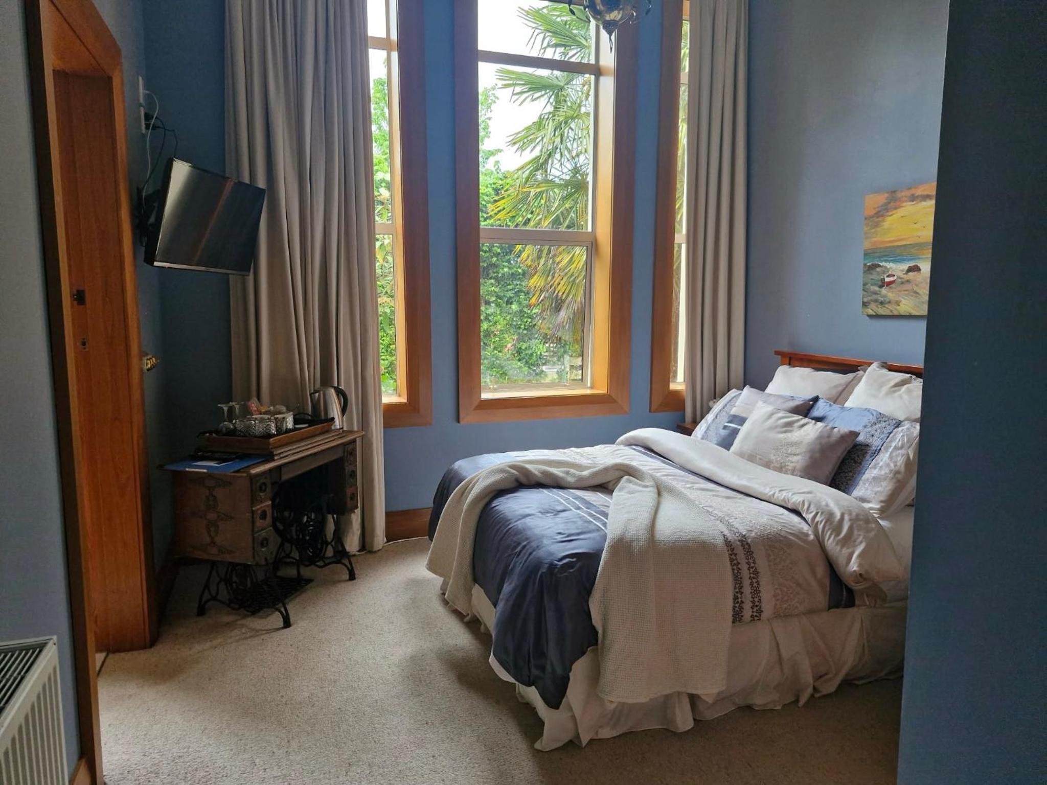 Deluxe Queen Room photo 3