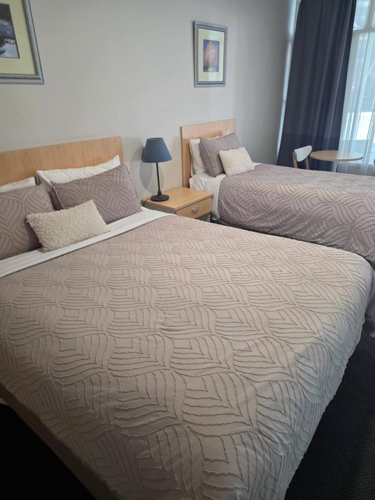 Standard Twin Room photo 2