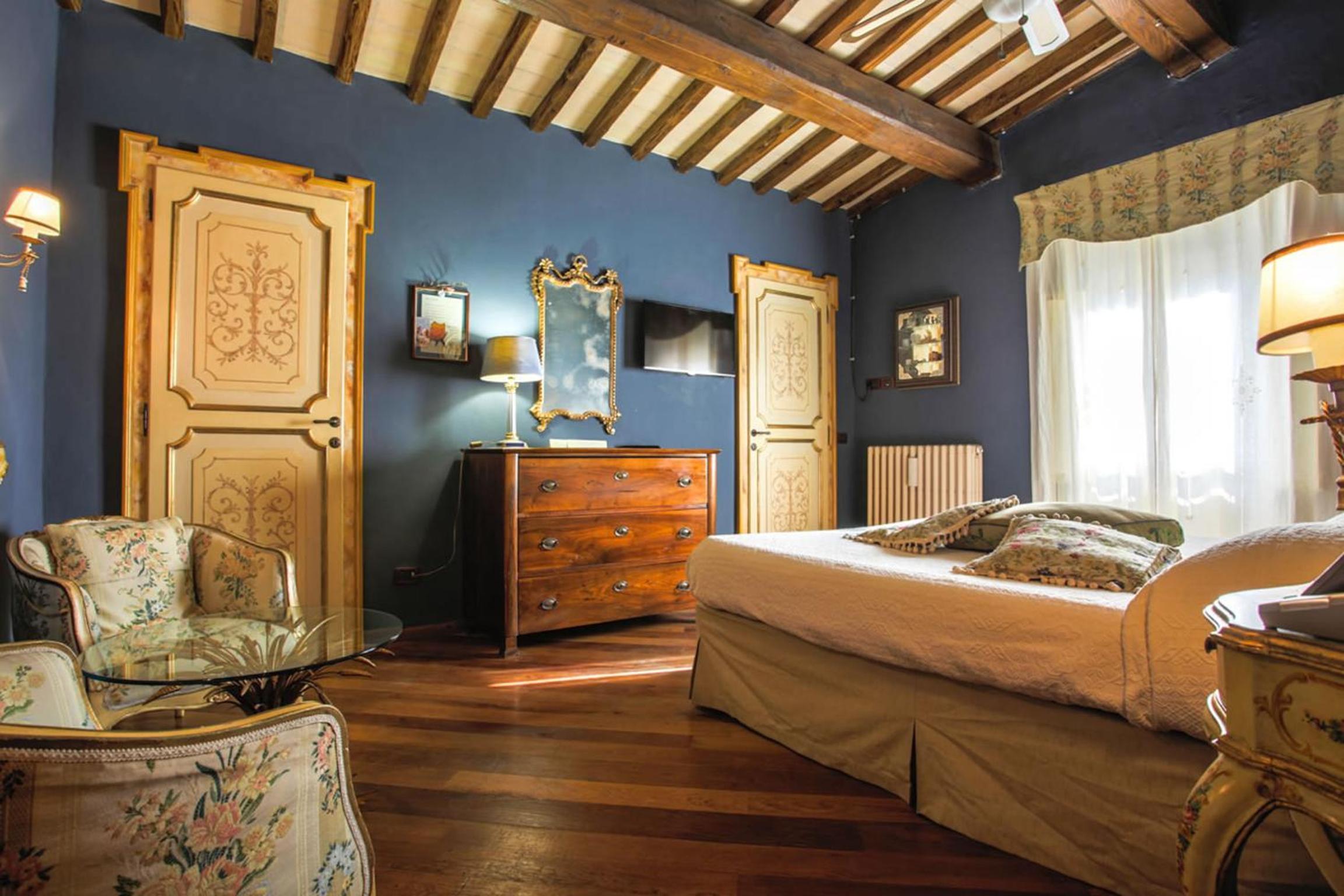 Suite with Spa Access photo 2