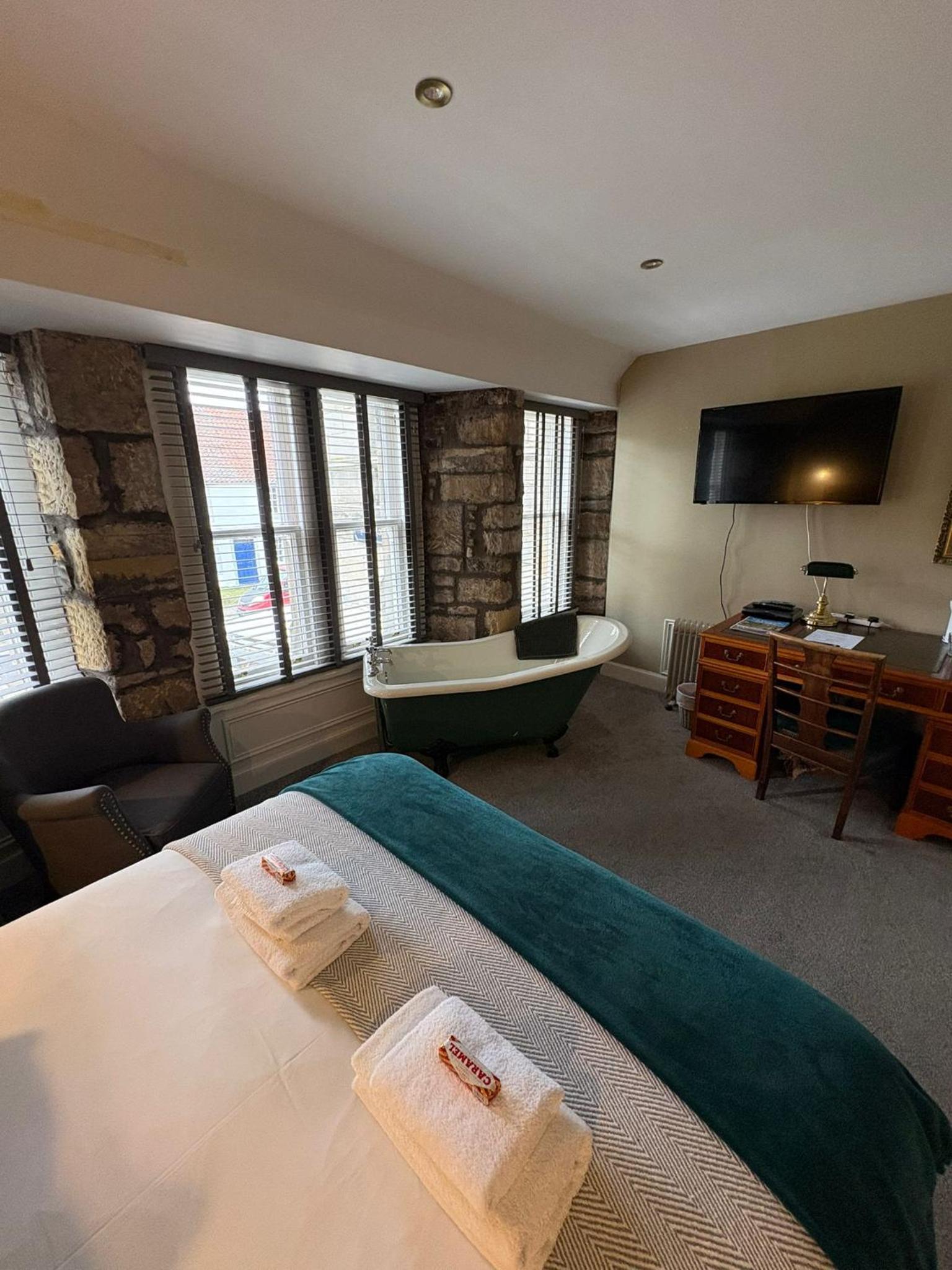 Deluxe King Room photo 2