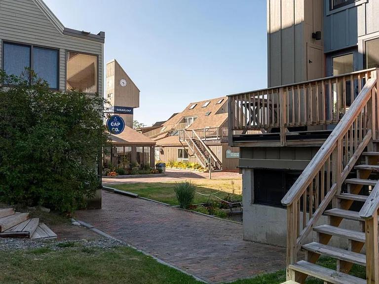 Two-Bedroom Apartment with Mountain View photo 3