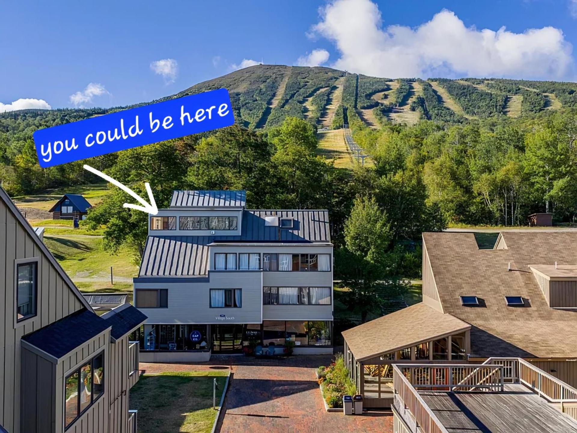 Two-Bedroom Apartment with Mountain View photo 2