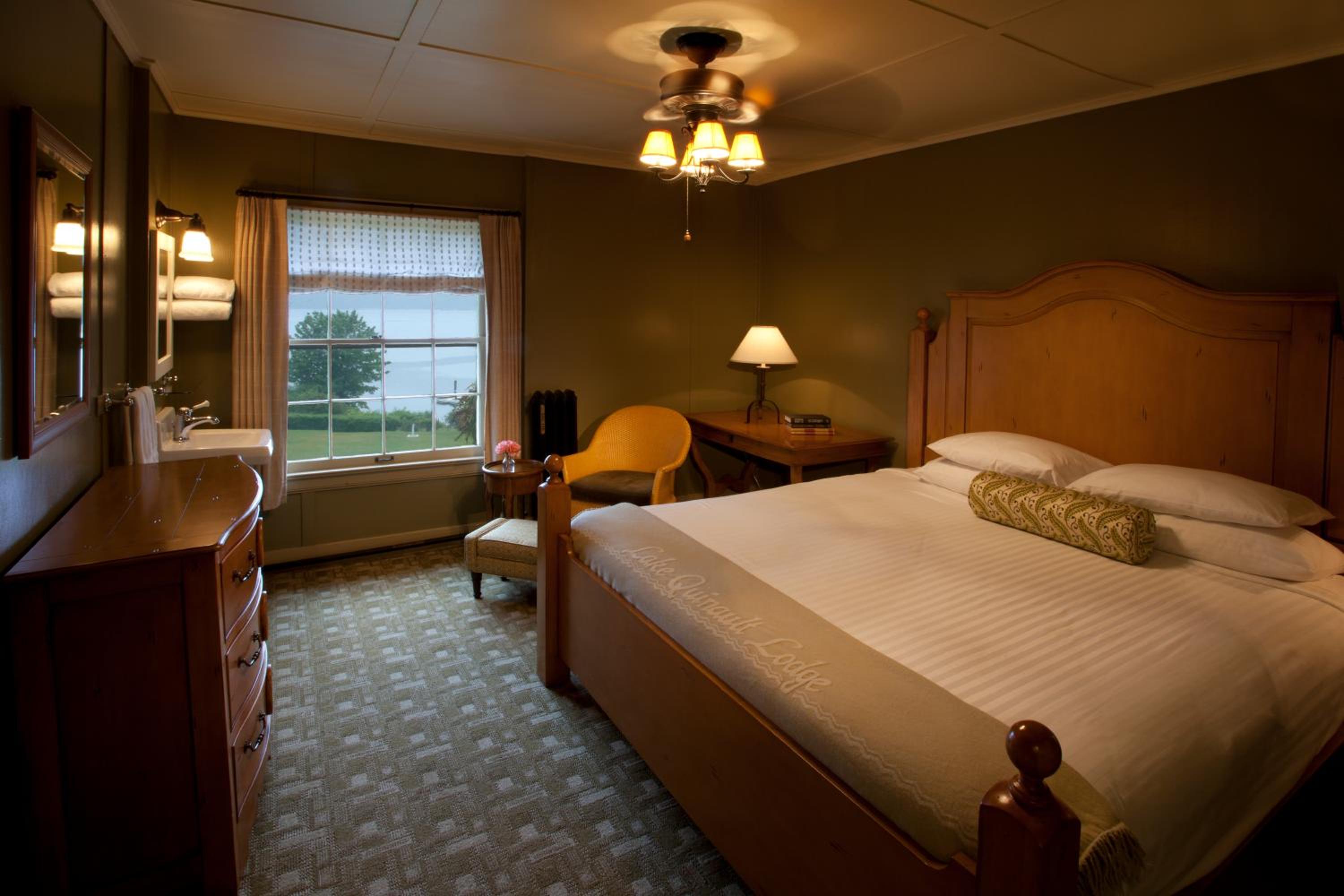 King Room with Lake View photo 1