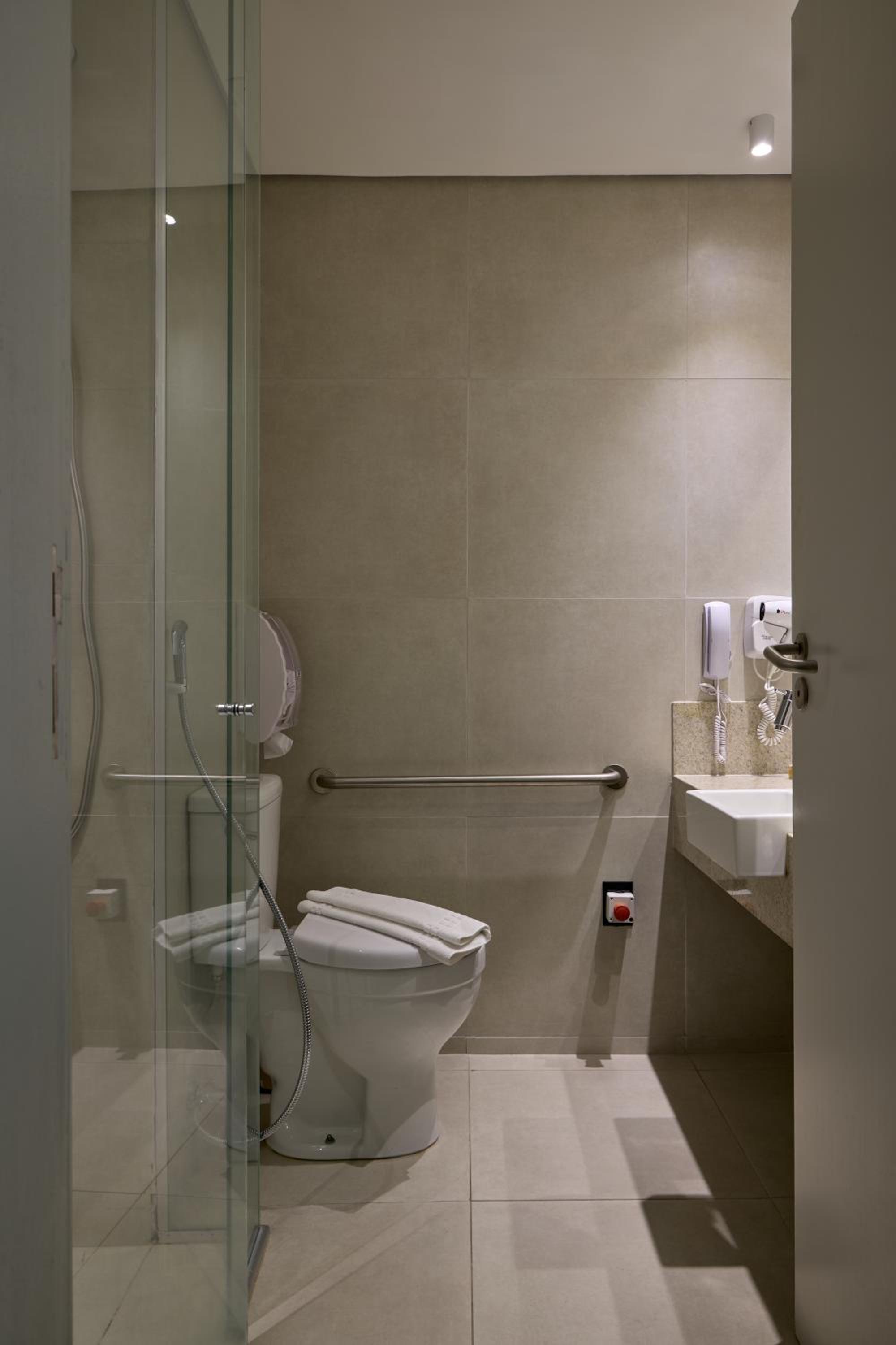 Standard Room with Two Single Beds - Photo 2