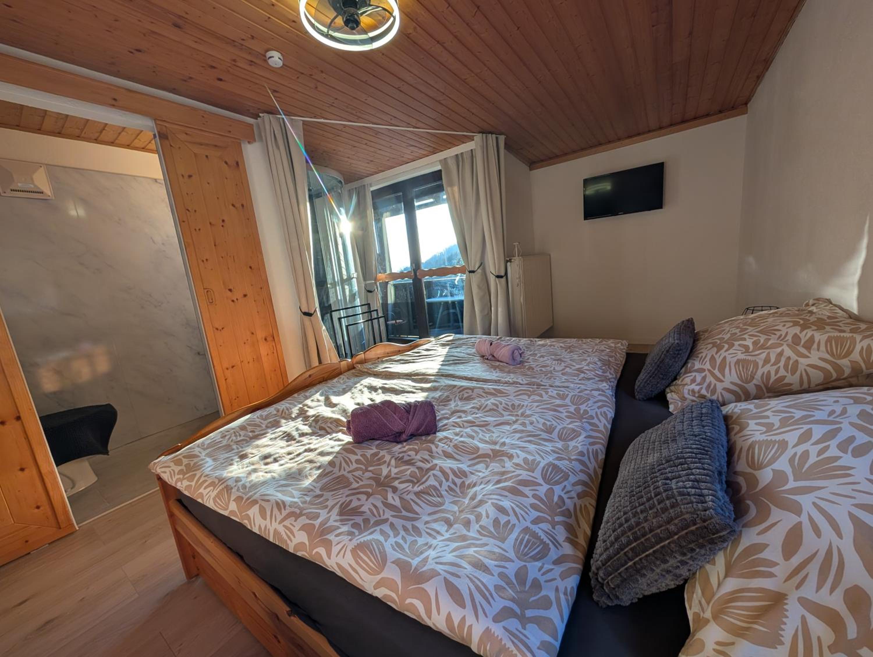 Deluxe Double or Twin Room with Balcony photo 3